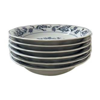 Porcelain service from the 70s