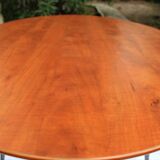 Industrial-style oval table D.Pro