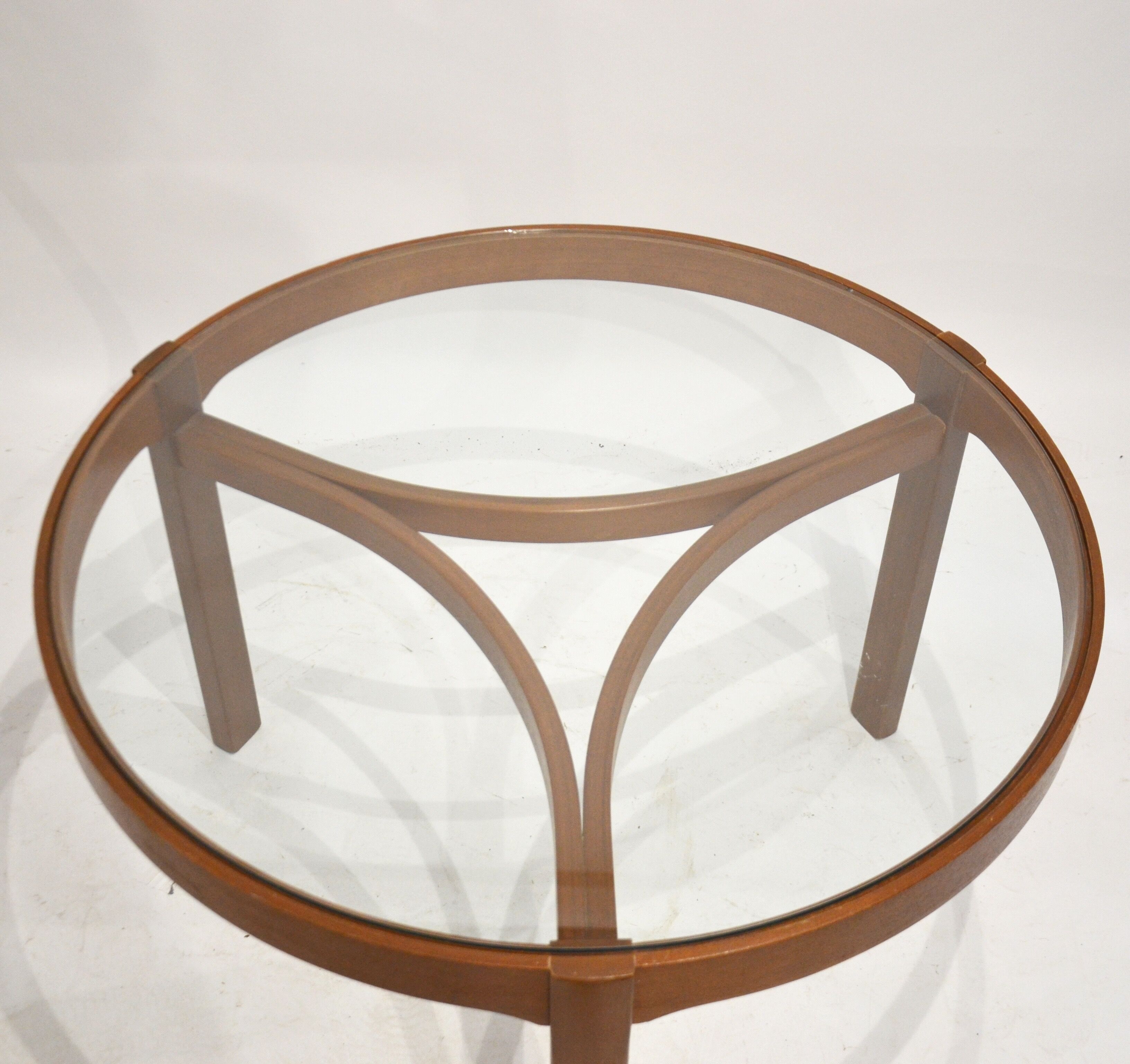 Table basse gigogne scandinave en verre et teck