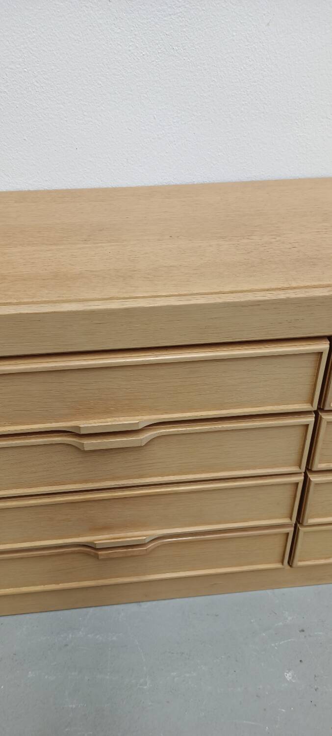 Chest of drawers with 8 drawers