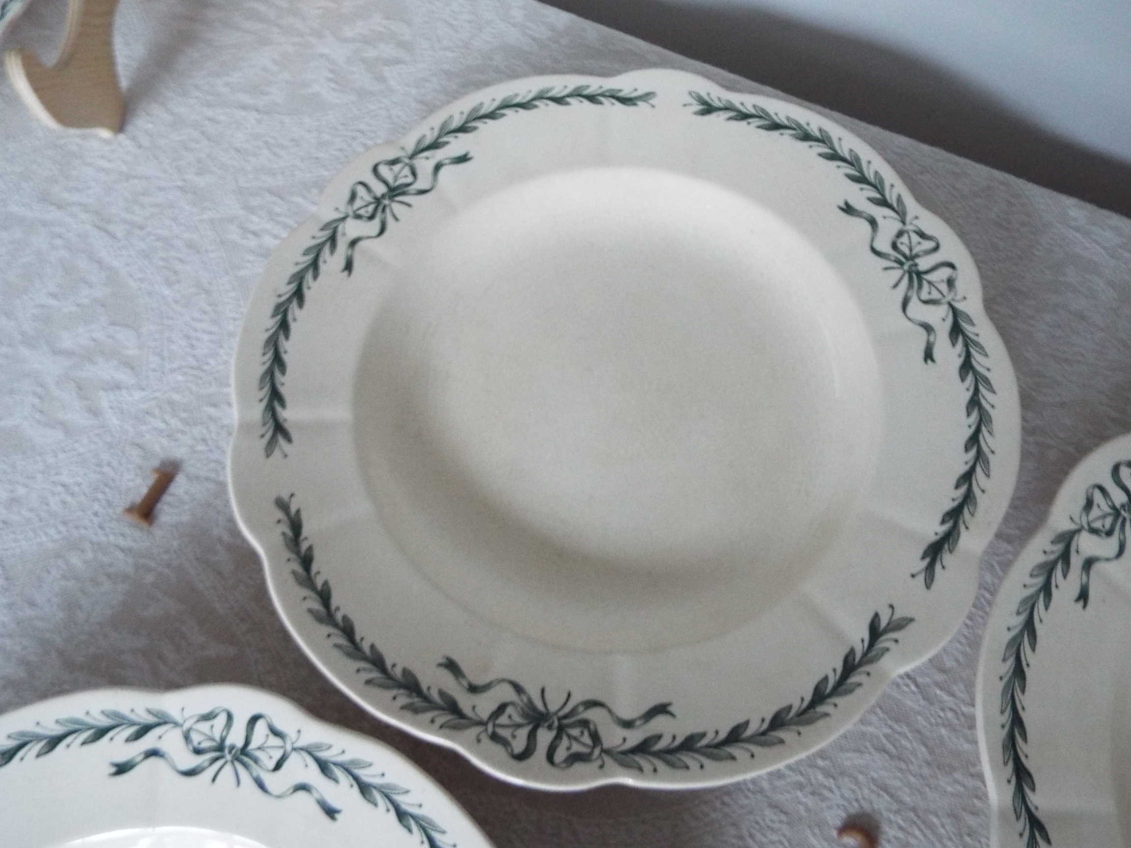 4 semi-hollow plates iron earth Longchamp