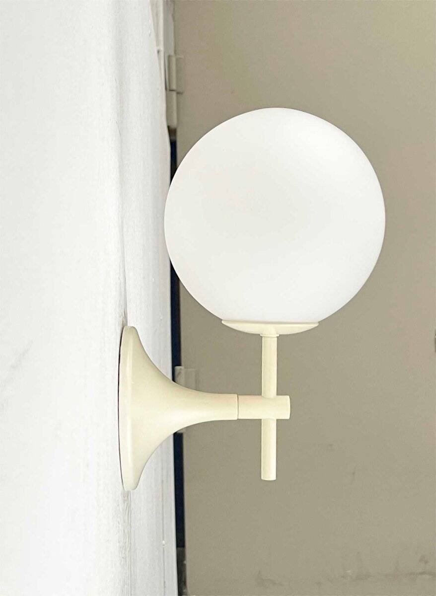 Swiss wall lamp from the modern space age of the mid-century by E.R. Nele for Temde, 1960s.