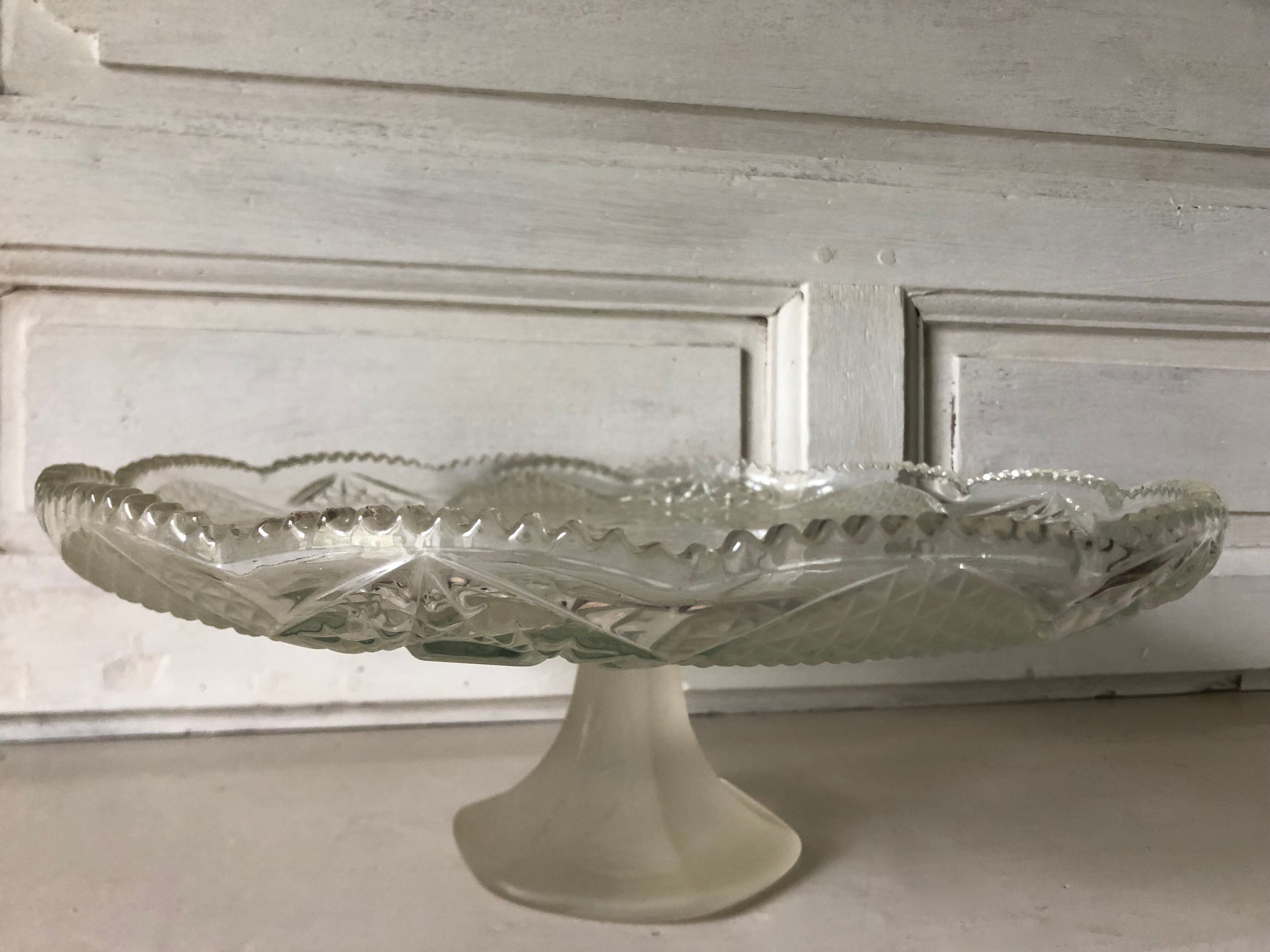 Pie/cake display, piedouche