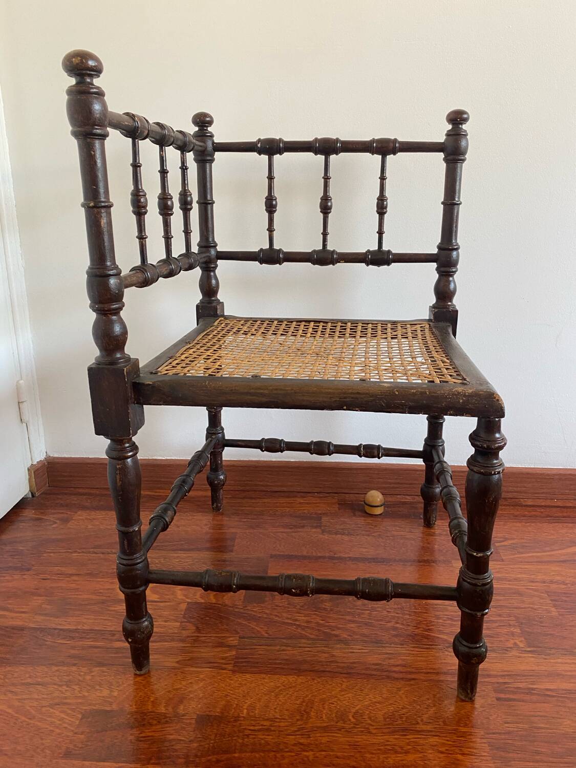 Chaise d’angle bois et rotin