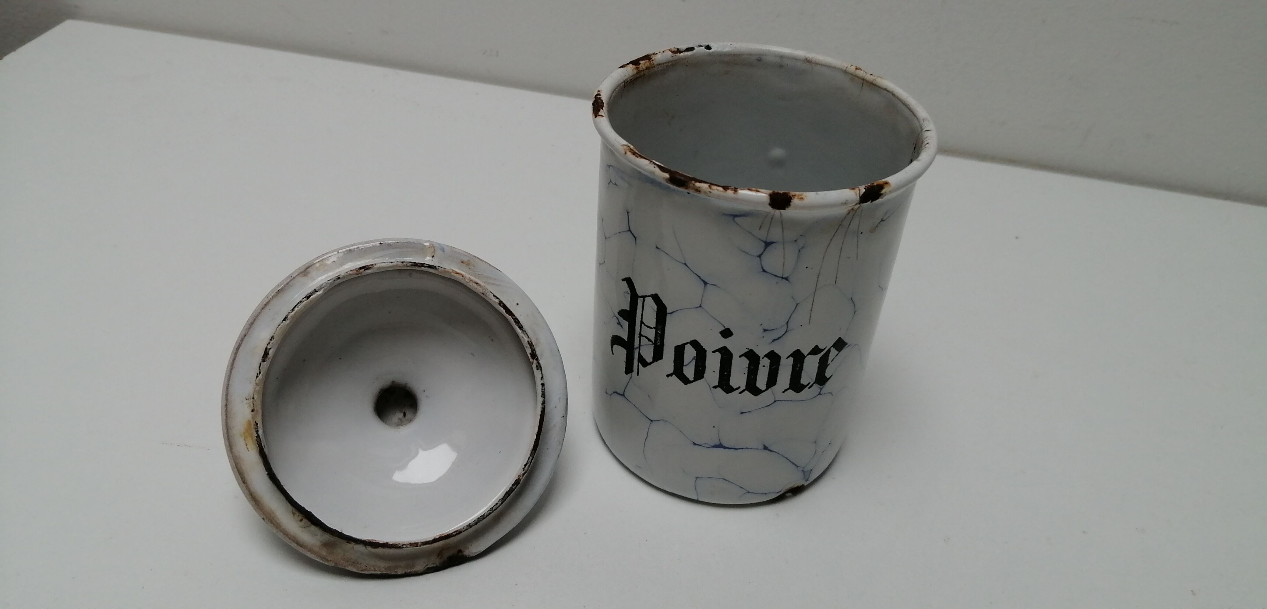 Pepper enamelled pot