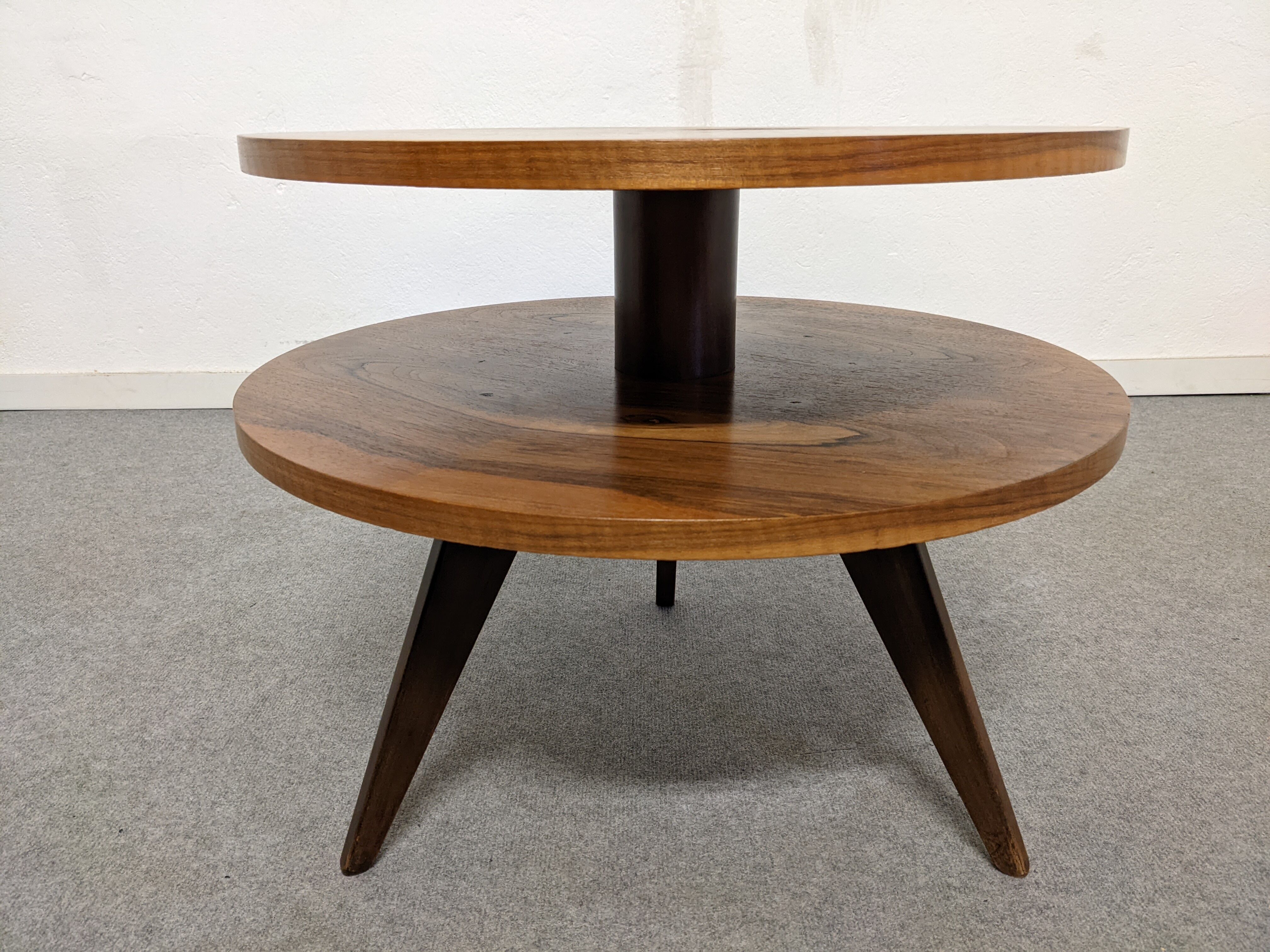 Round tripod coffee table from the 50s/60s