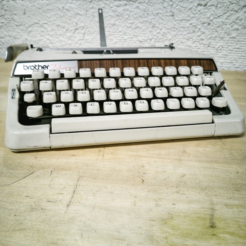 Brother Deluxe 900 Typewriter