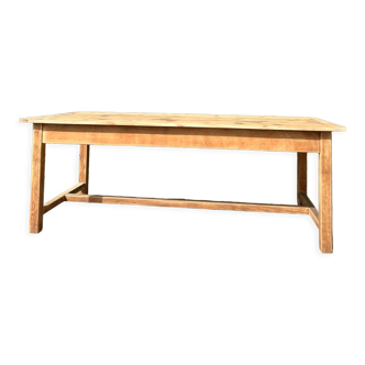 Farm table