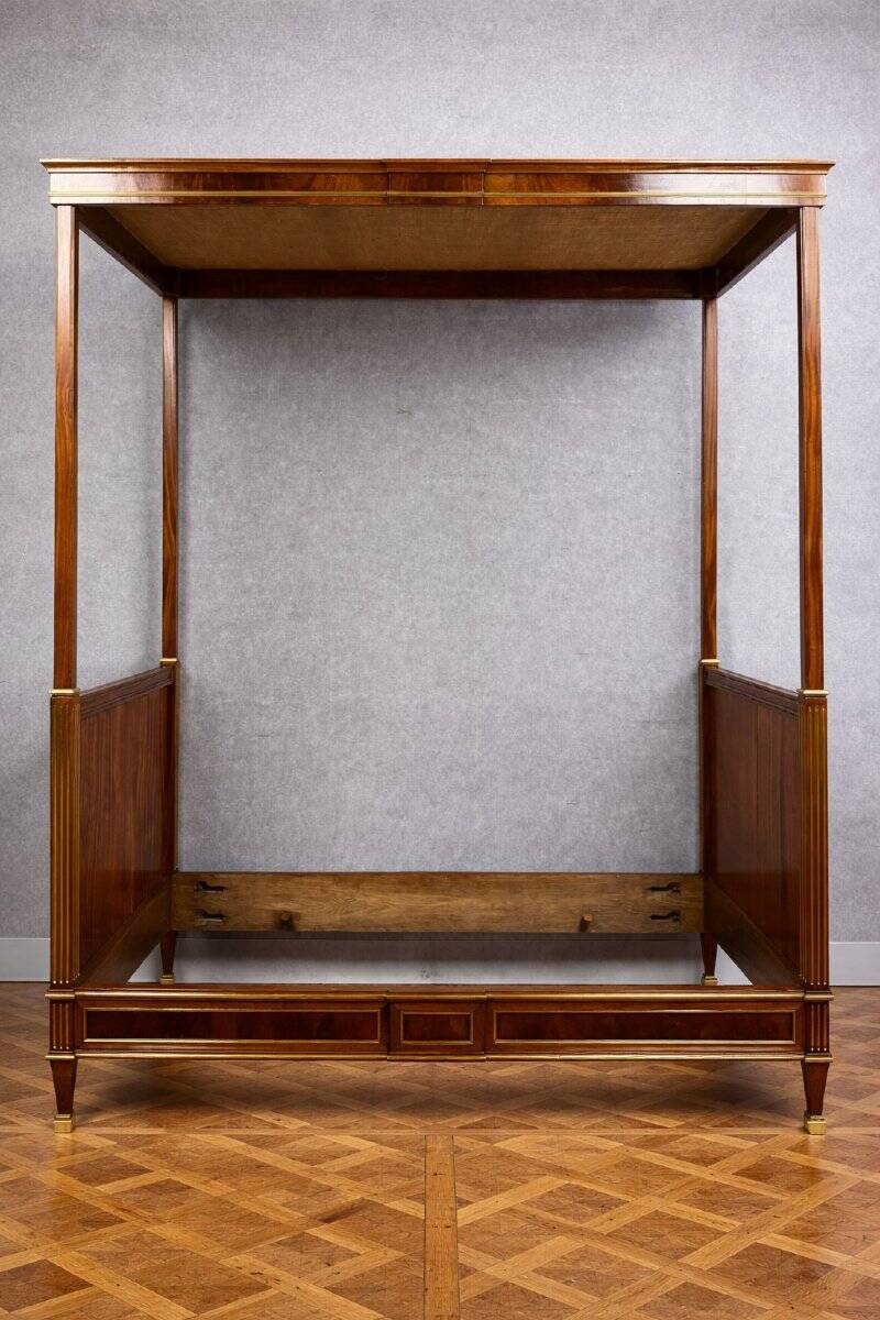 Parisian canopy bed – Louis XVI style – Mahogany and gilded bronze – circa 1