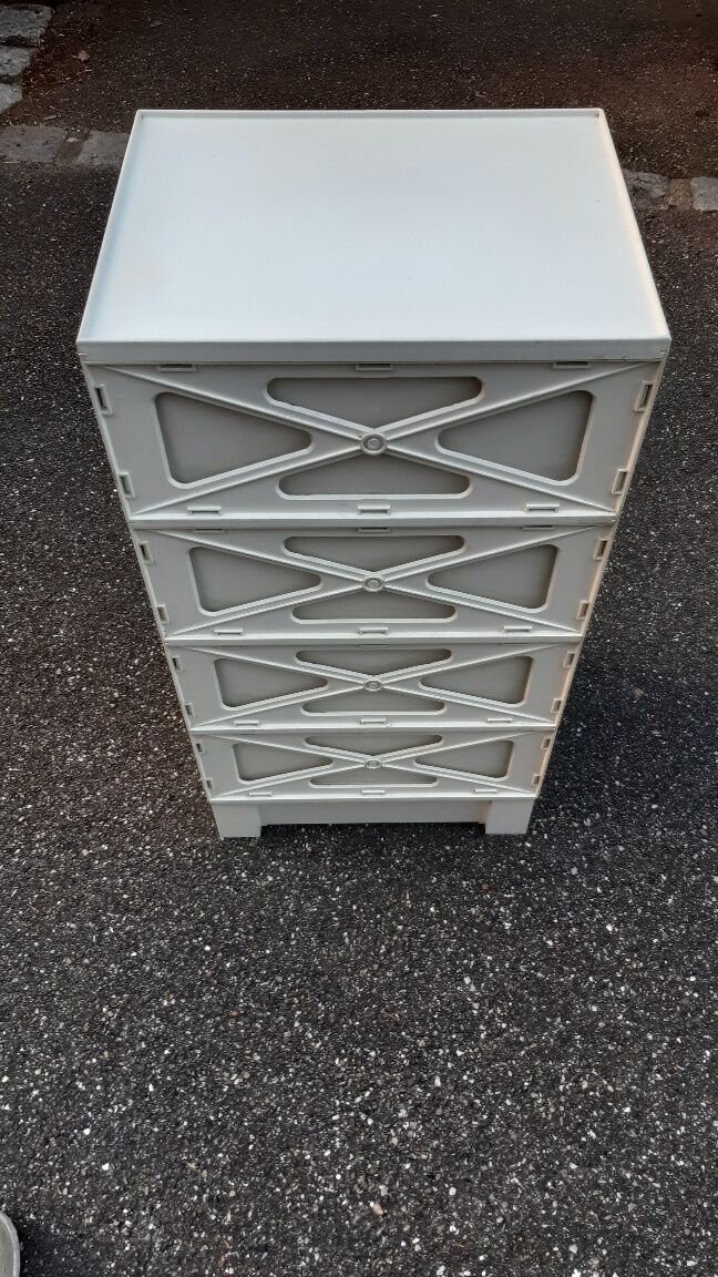 Chiffonnier distribué par Prisunic 1970