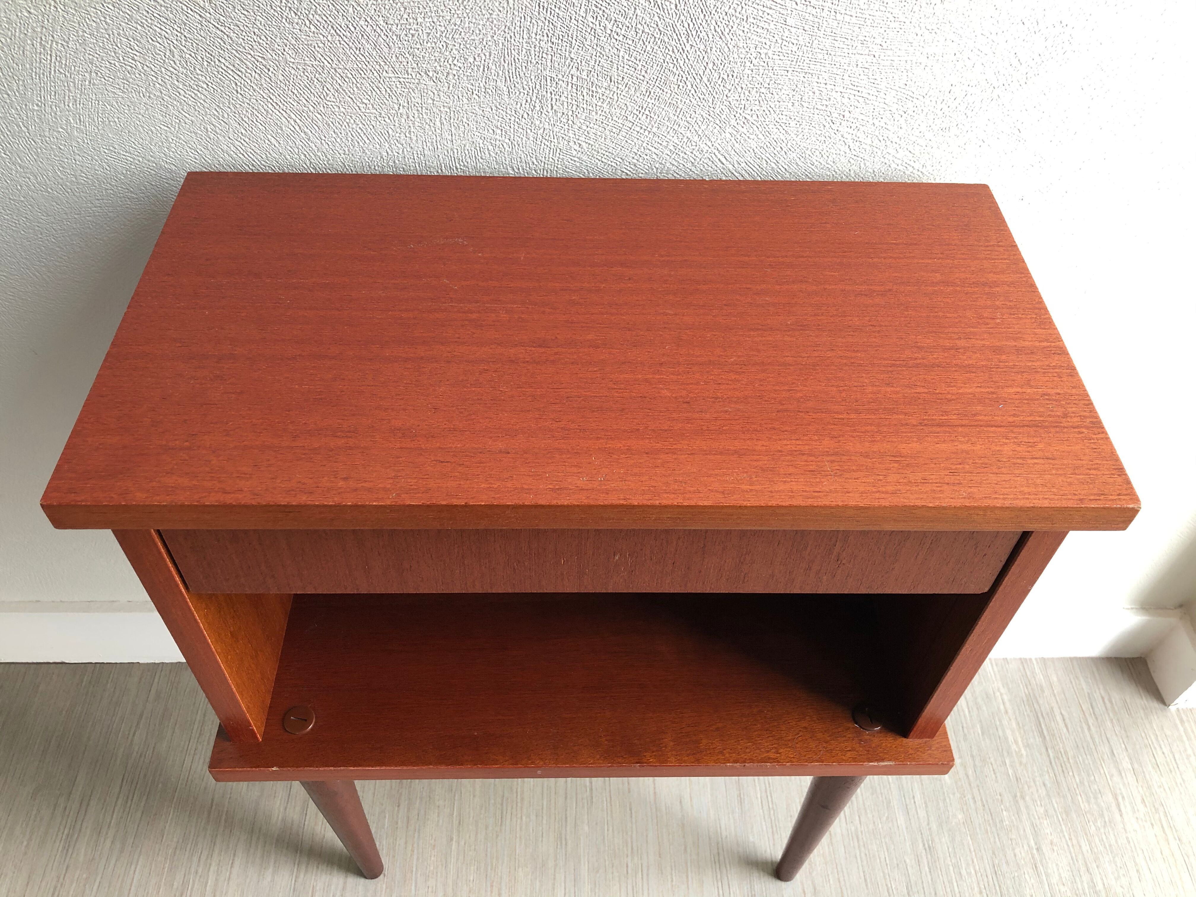 Bedside feet compass