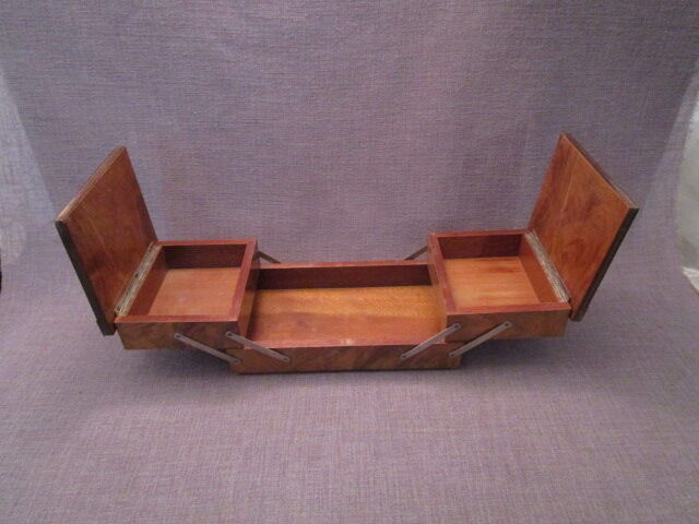 Art-deco table sewing cart