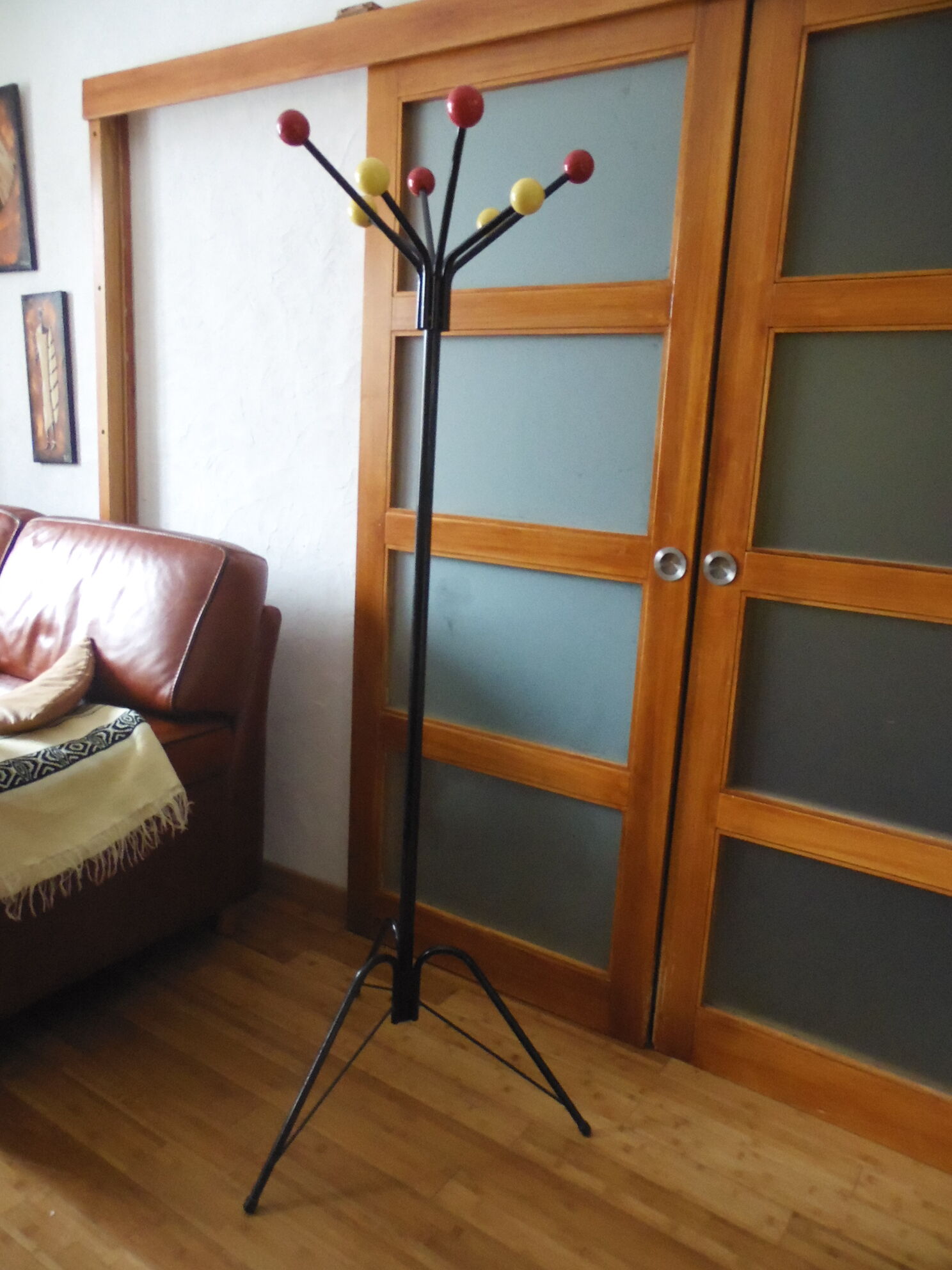 Coat rack on foot, wooden ball hooks
