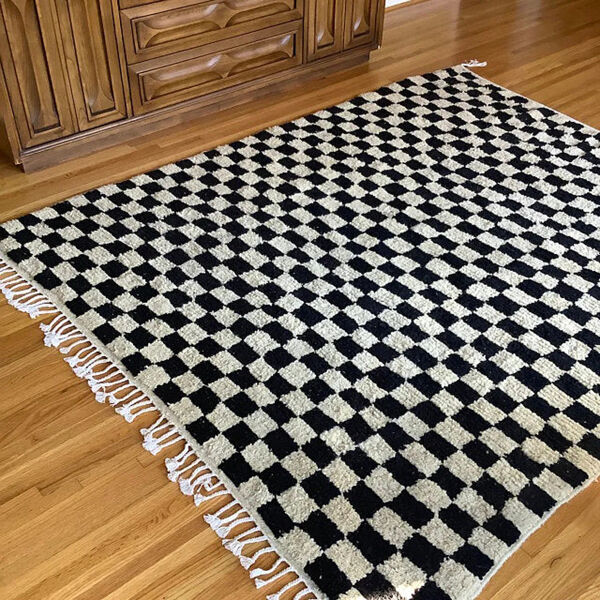 tapis à damrettes, tapis à damins marocain, tapis carré, tapis marocain, tapis echecs, tapis en laine