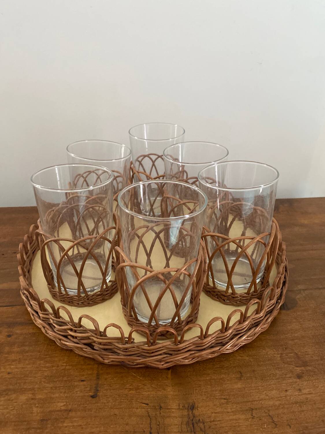Tray with 6 rattan glasses
