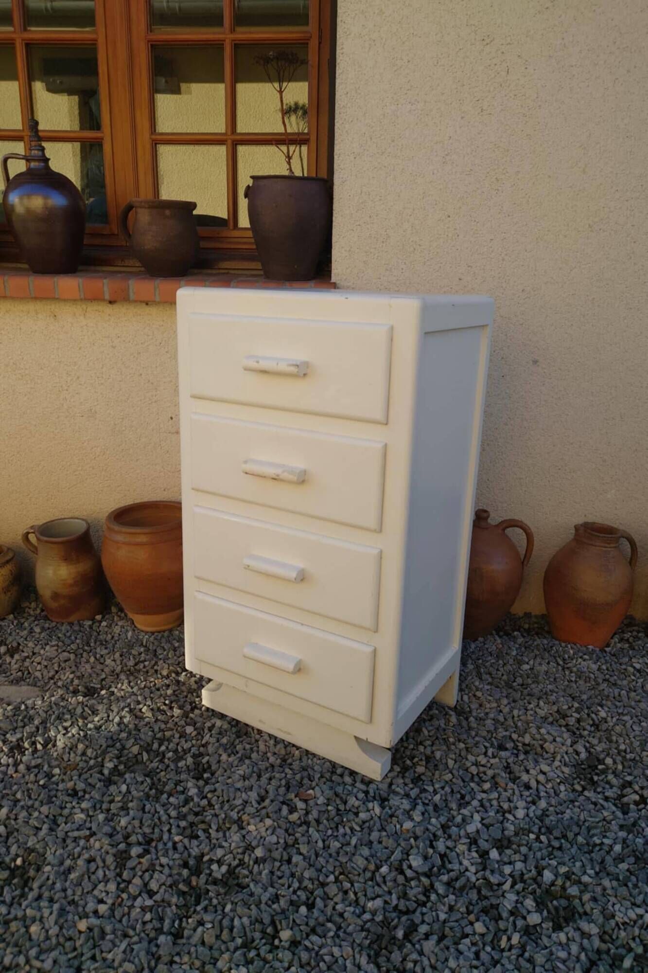 Art Deco chest of drawers in white painted wood with 4 drawers