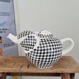 Teapot elephant houndstooth