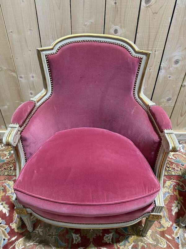 Paire de fauteuils et bergère et style Louis XVI