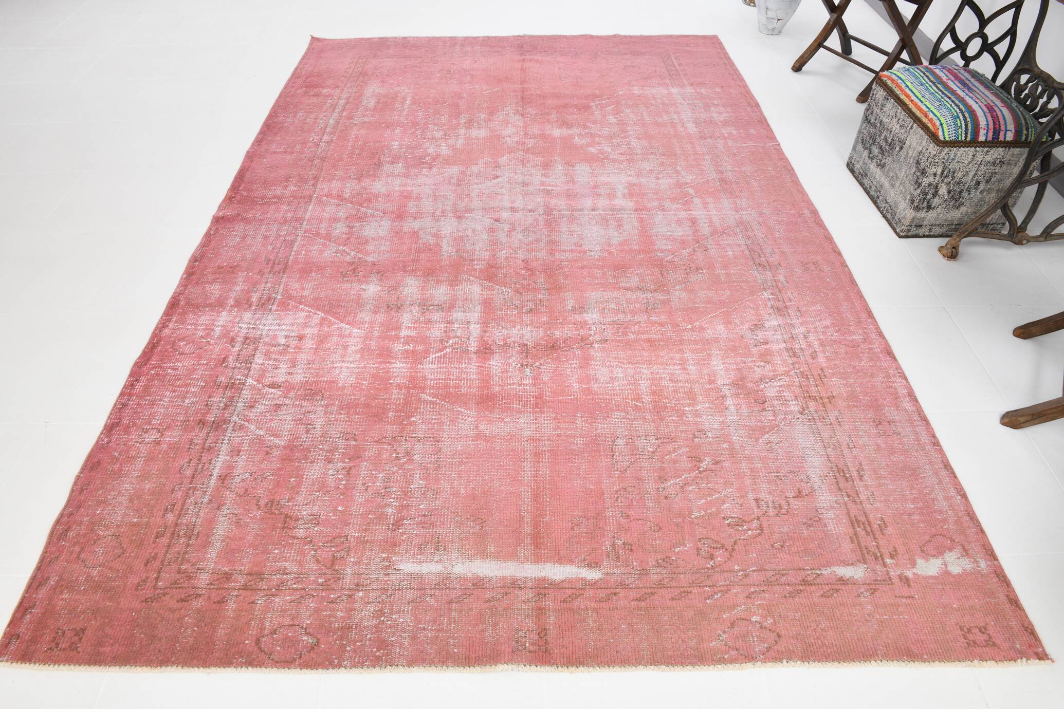 7x10 Blush Pink Vintage Rug, 216x304Cm