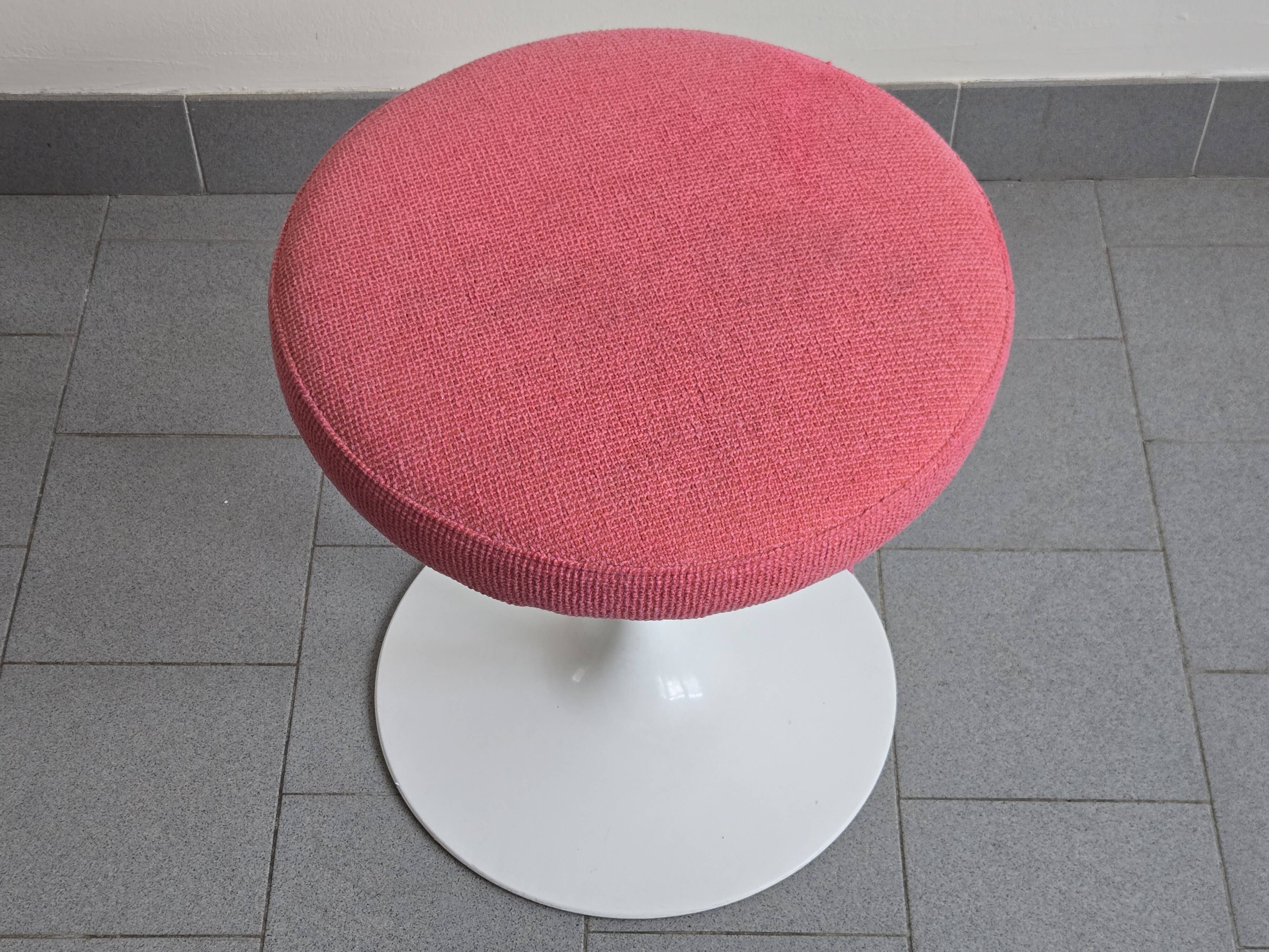Knoll International Eero Saarinen stool 1970