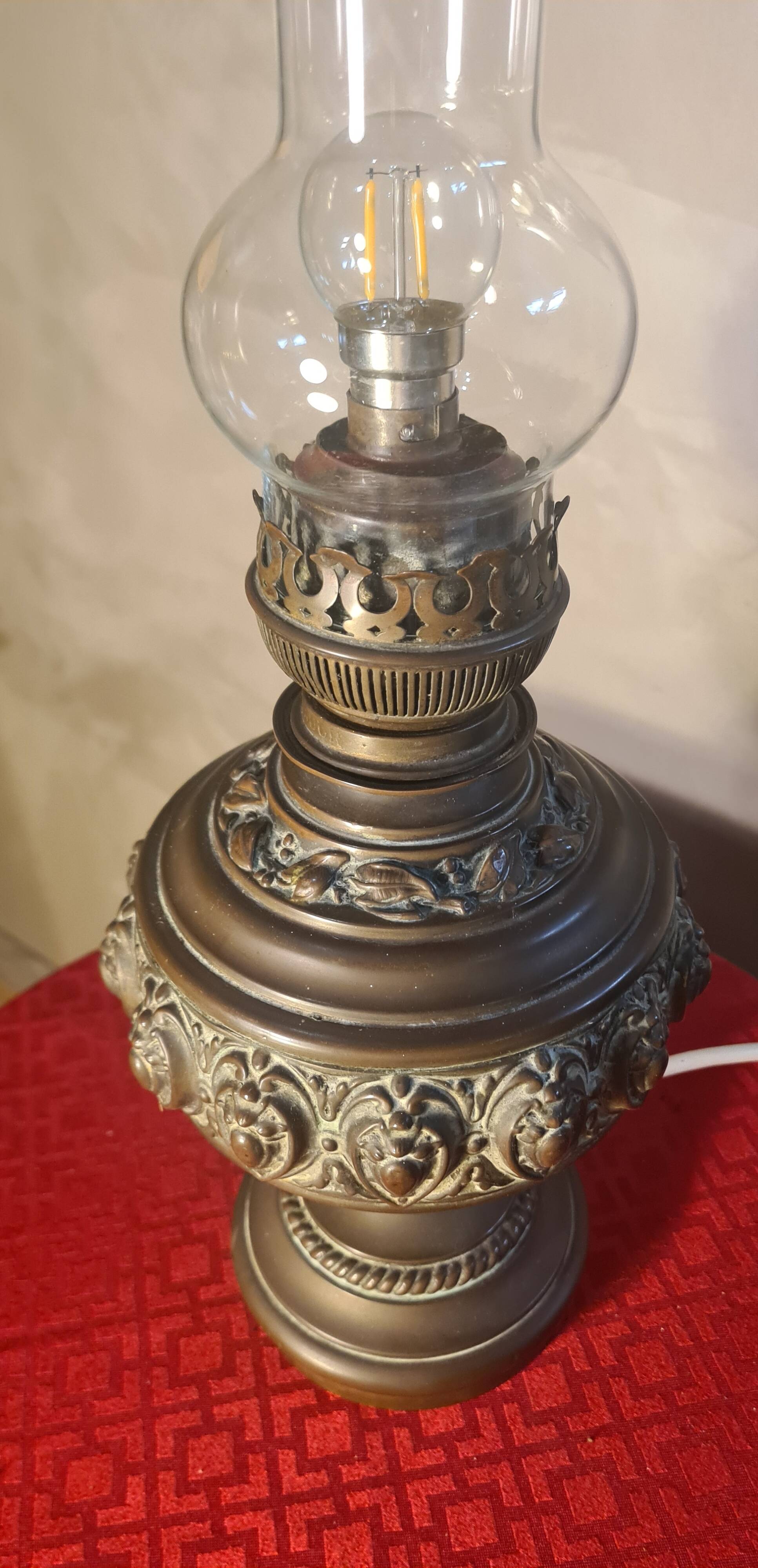 old brass oil lamp electrified without switch possible to install