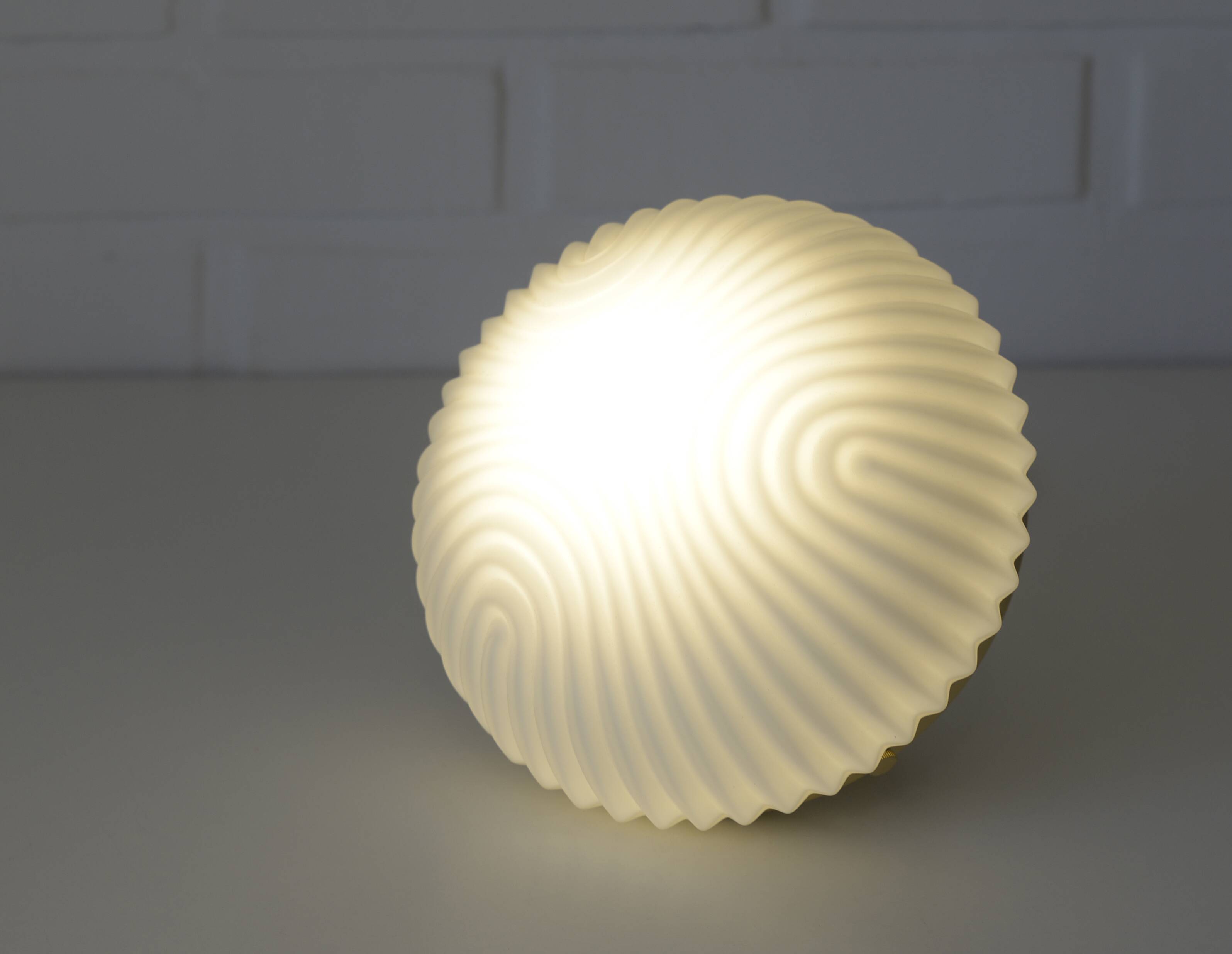 Plafonnier semi-encastré vintage en verre blanc