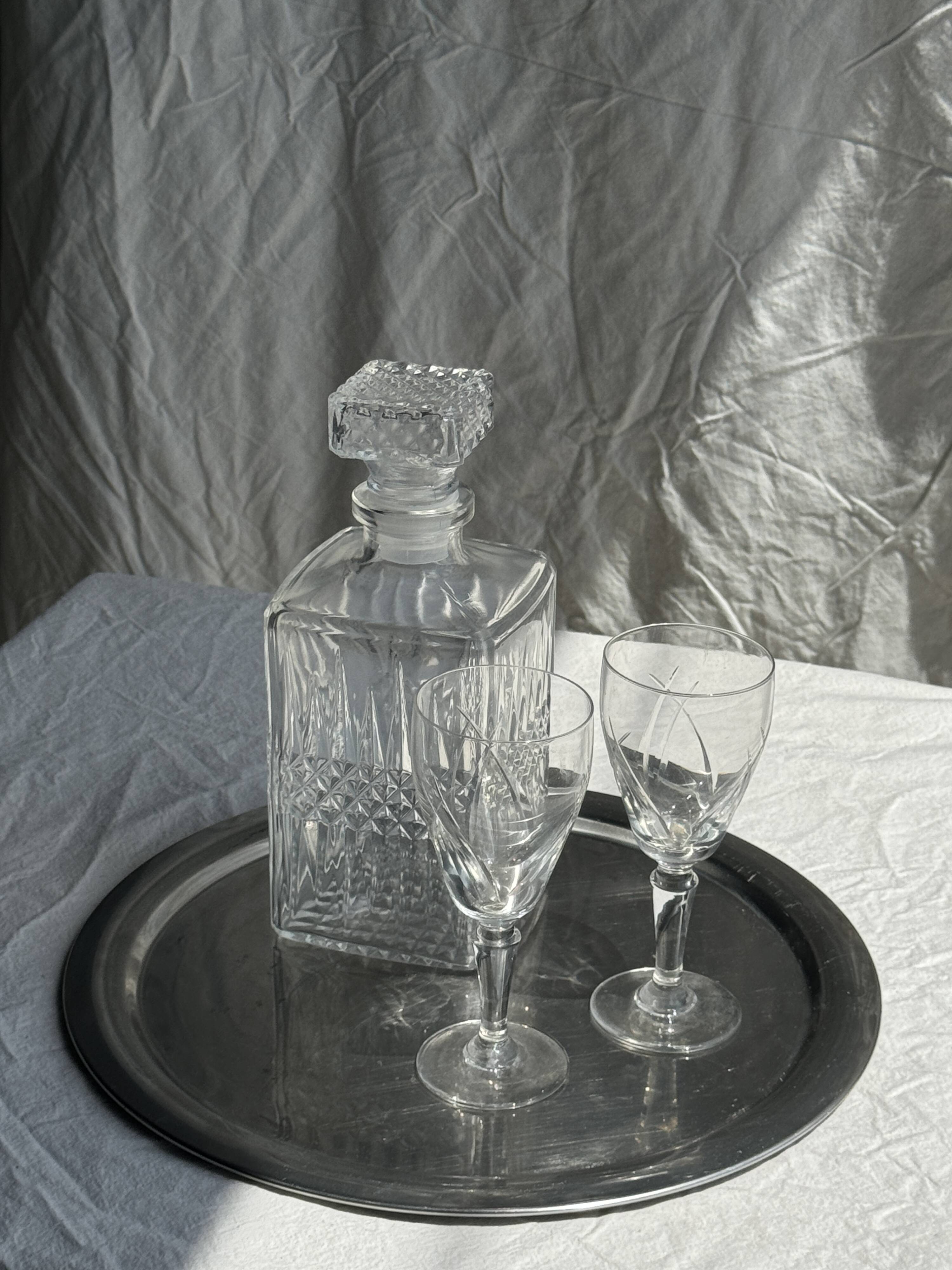 Avon Blason metal tray 1886 - 1976
