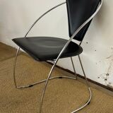 Lot 5 chairs black leather thread