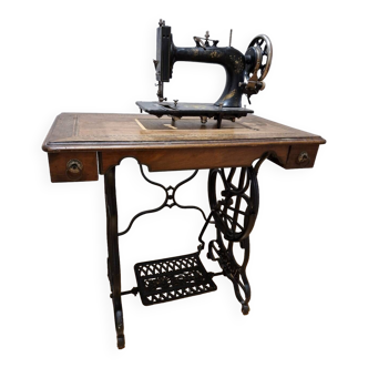 Aurora sewing machine