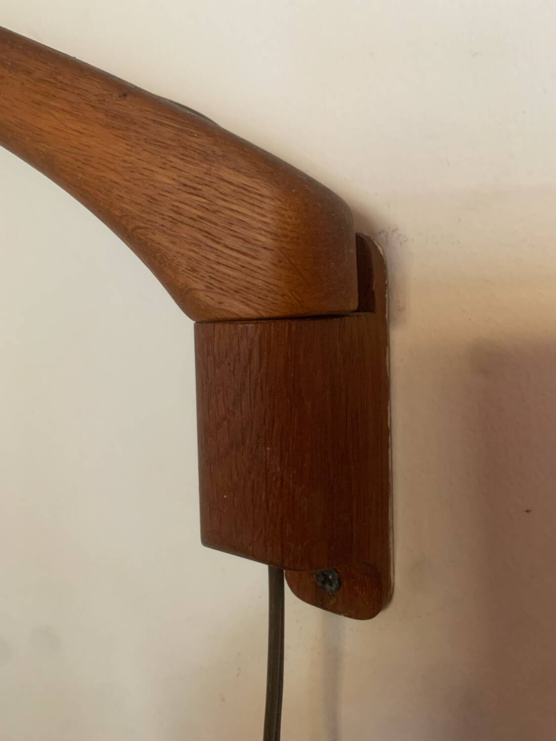 Scandinavian teak and opaline wall lamp by Luxus