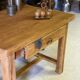 Table / Bureau ancien rénové – Pièce unique