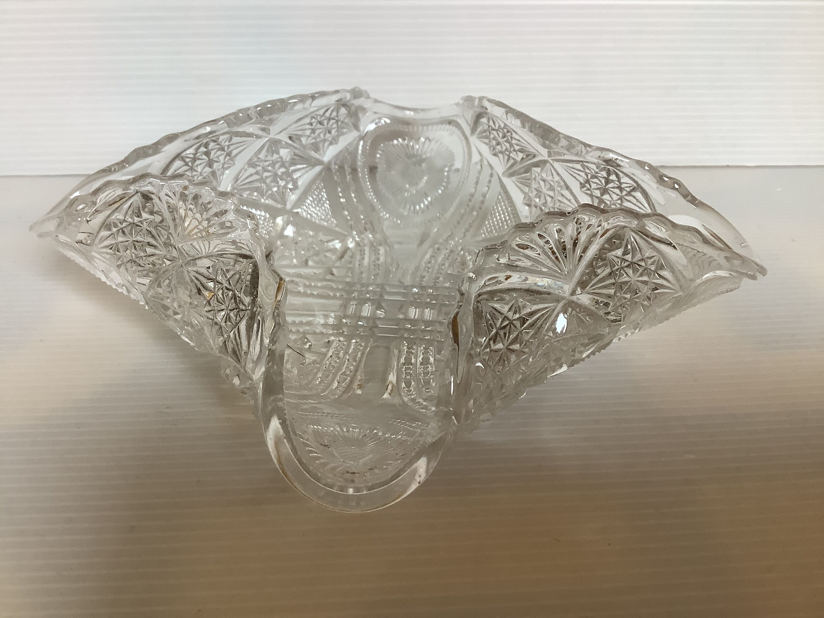 Molded glass empty pocket