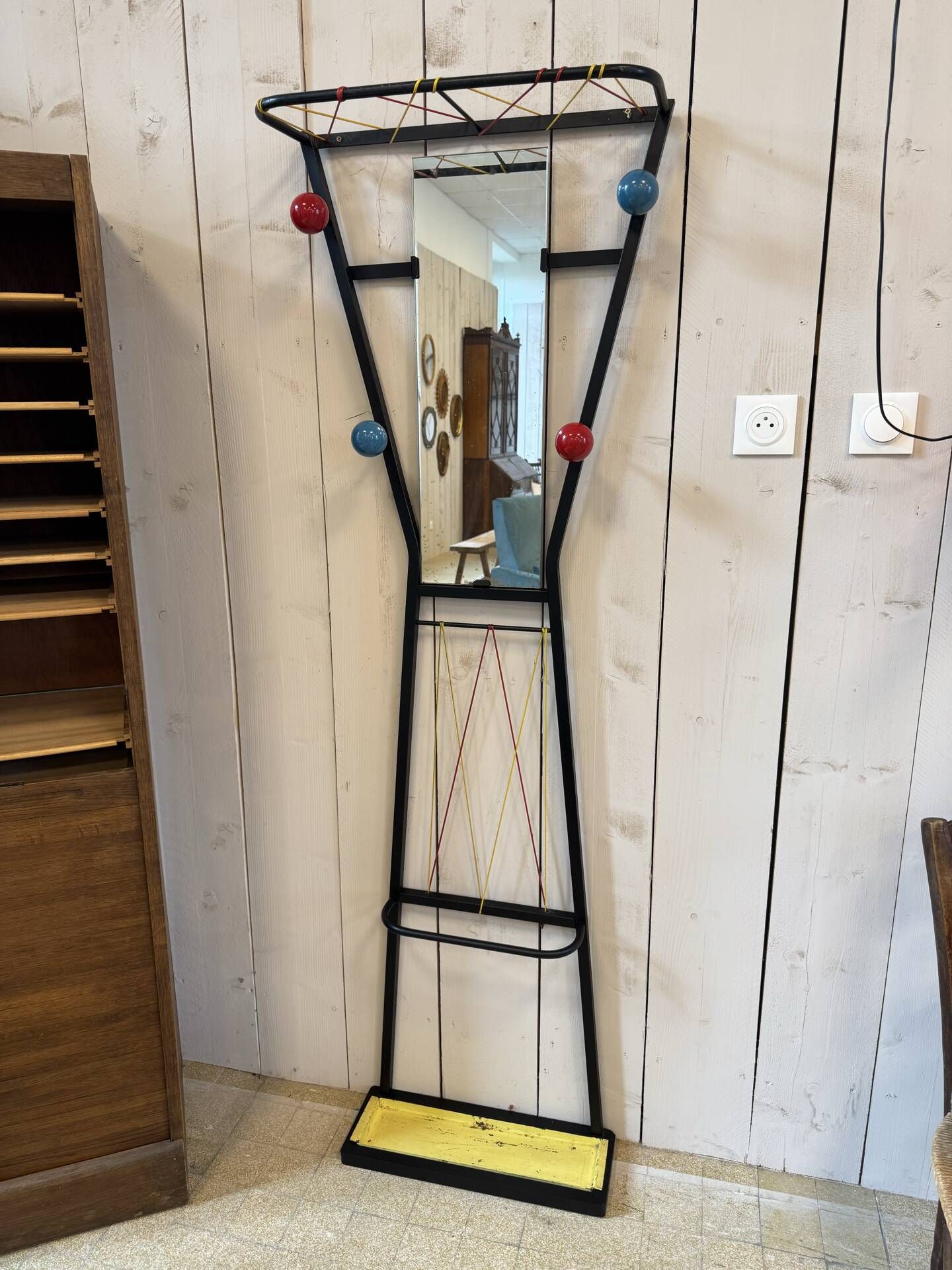 Porte manteaux vestiaire Roger Feraud