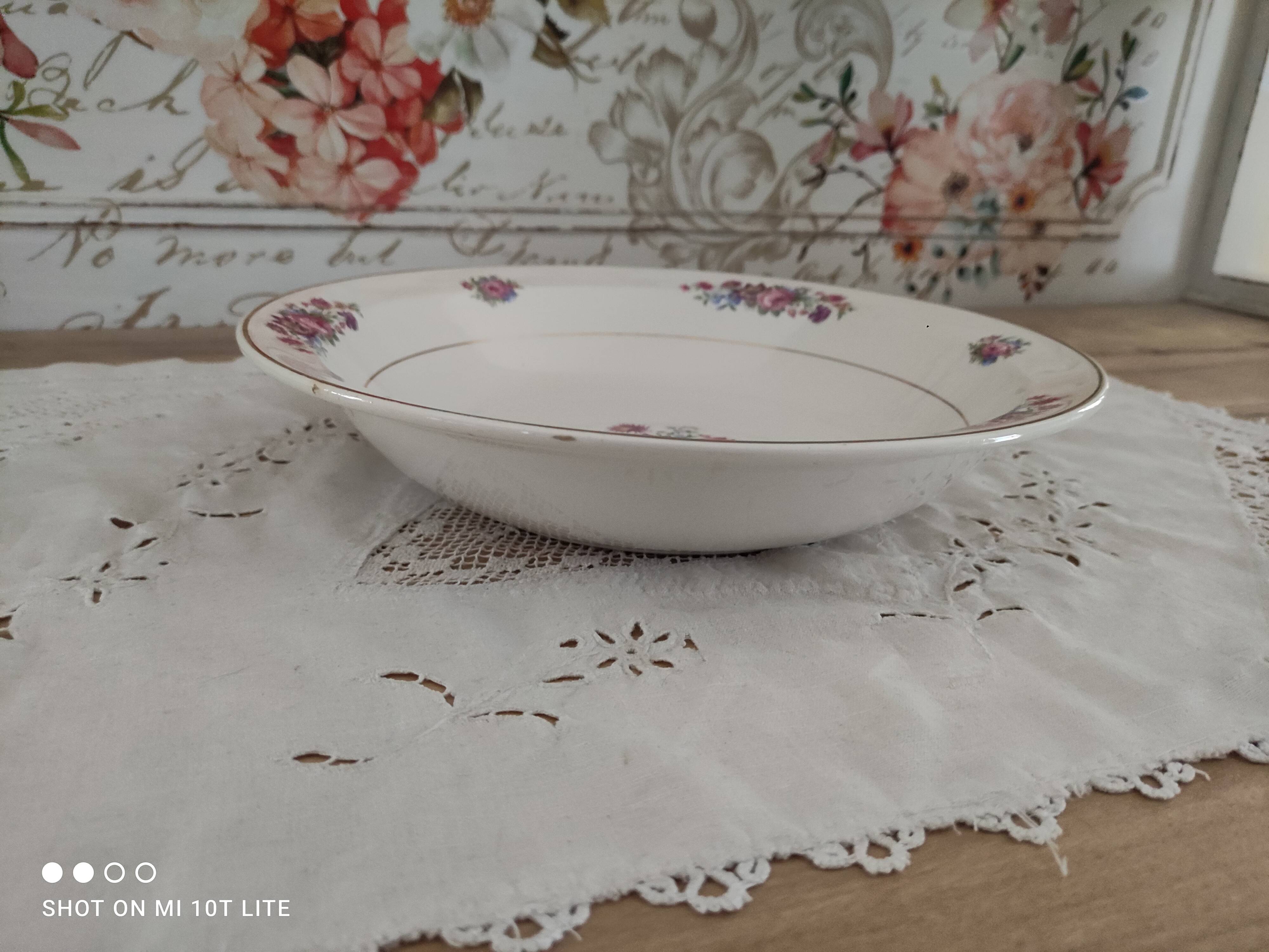 Sarreguemines hollow round dish, Guy model