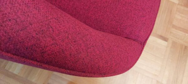 Fauteuil pivotant Edito et pouf Edito Rochebobois