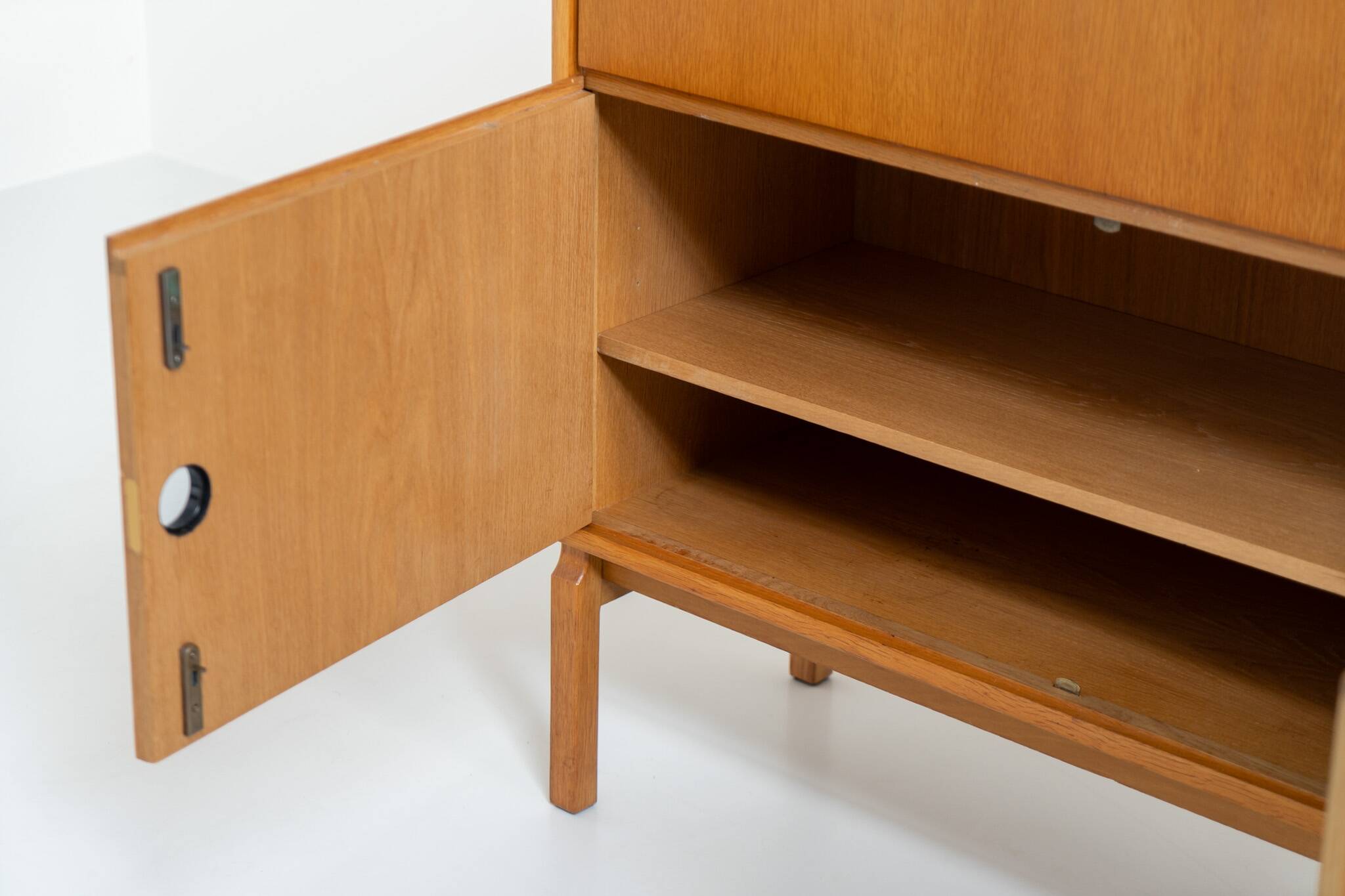 Première édition du cabinet MTP par Marian Grabinski pour IKEA