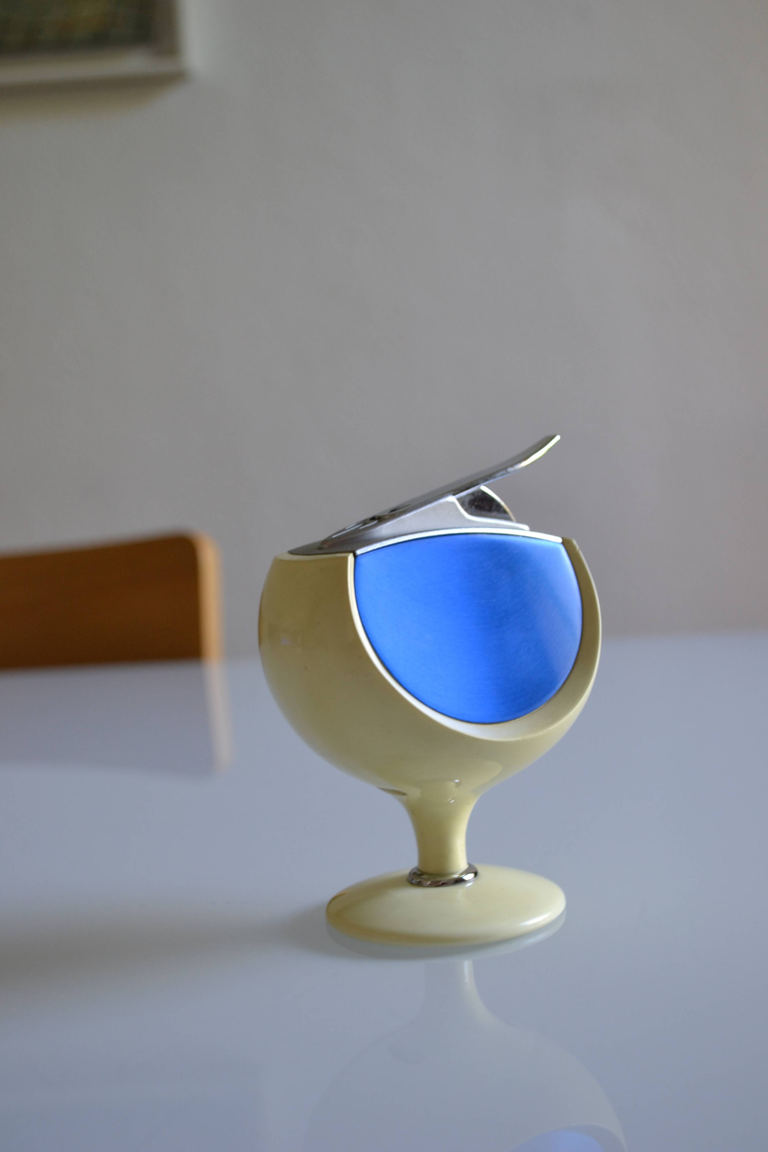 Maruman T26 Sharon table lighter Japan Space Age 1970 tulip base