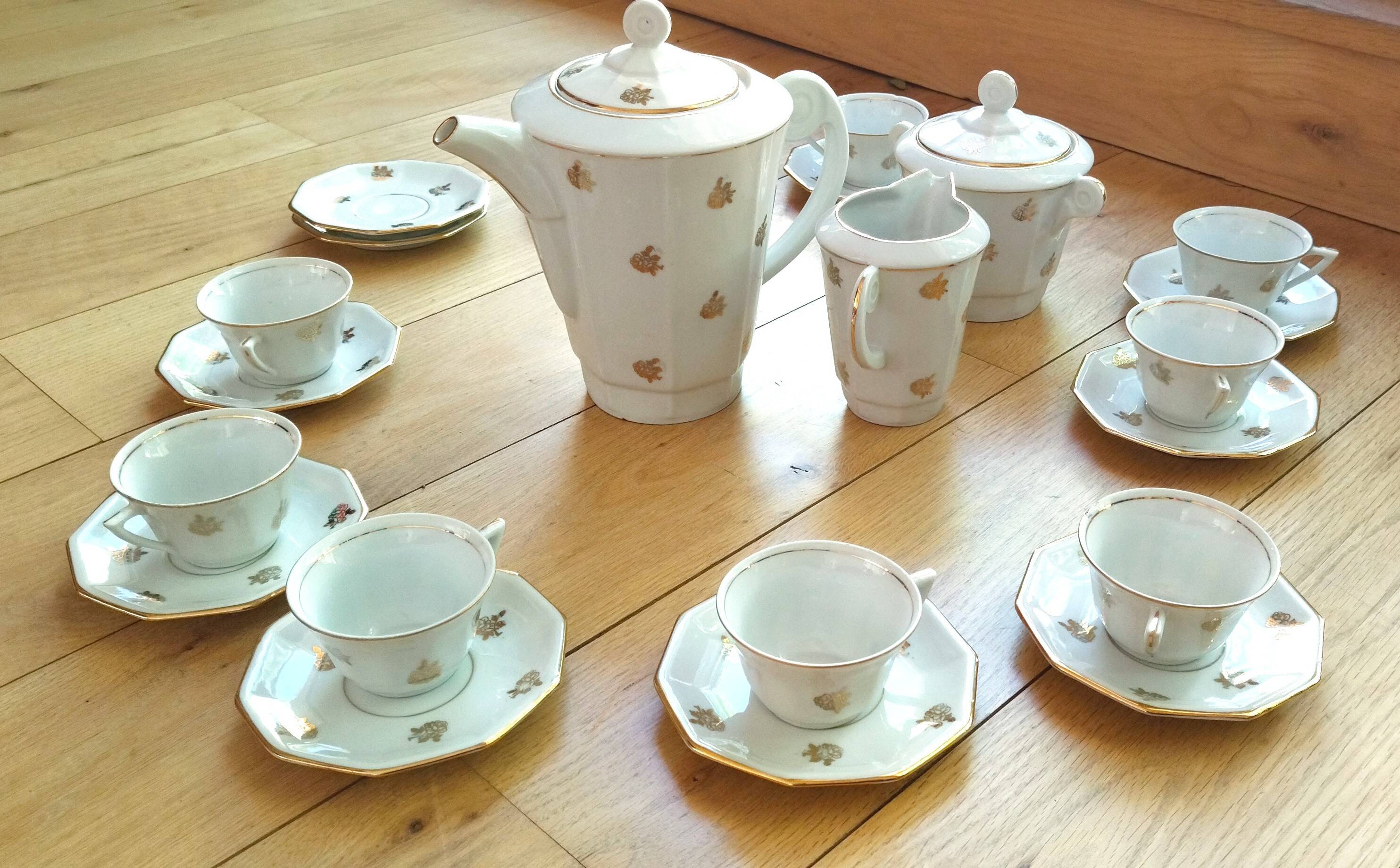 Antique coffee or tea service in fine porcelain from the 1930s.