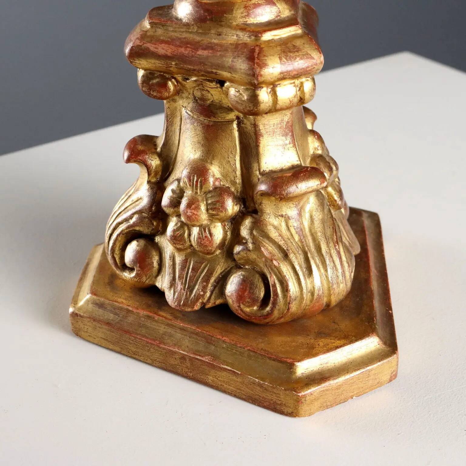 Bougeoirs en bois tourné, Italie, 20th century