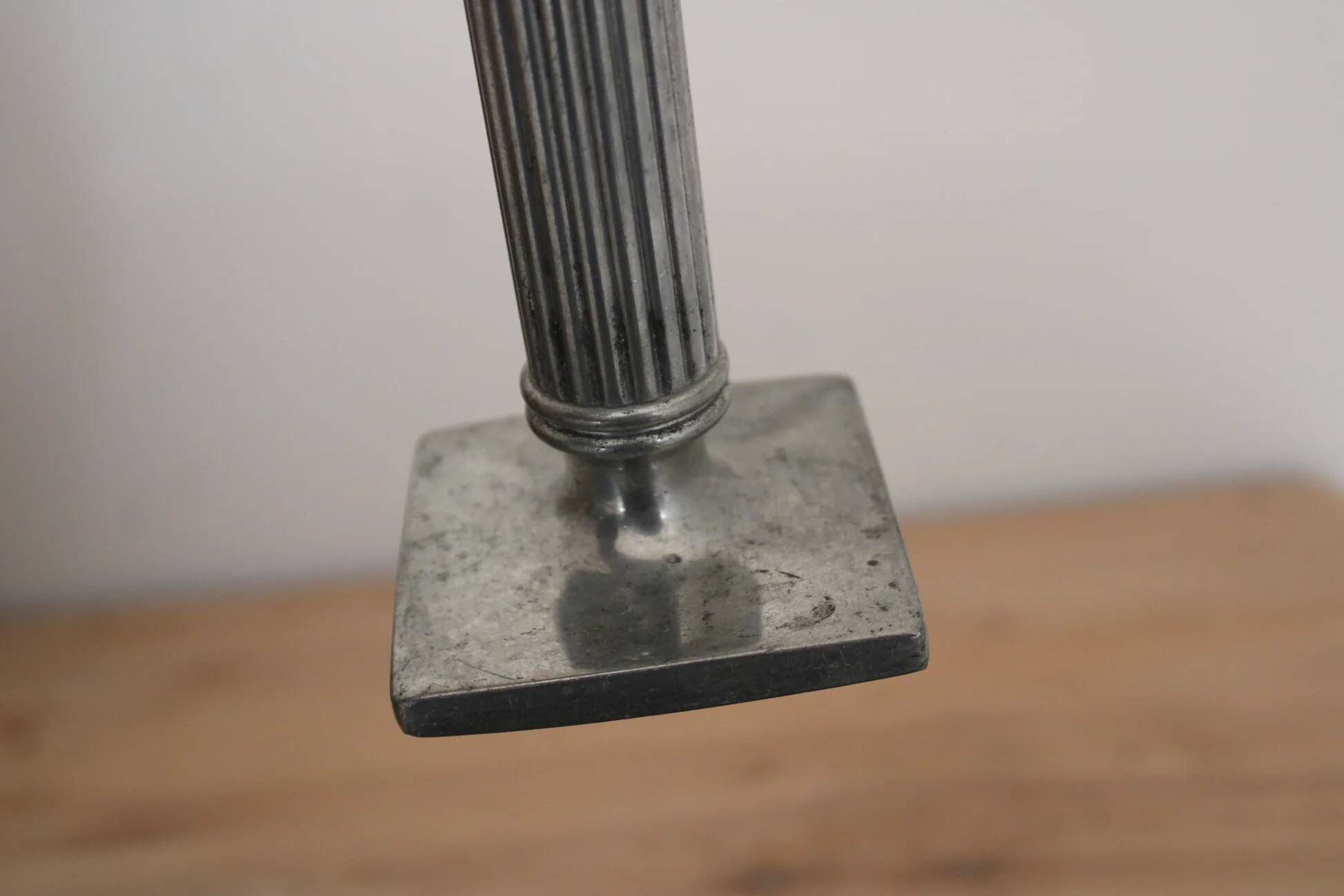 Soliflore or vintage candle holder in silver-plated metal – Fluted column on a square base