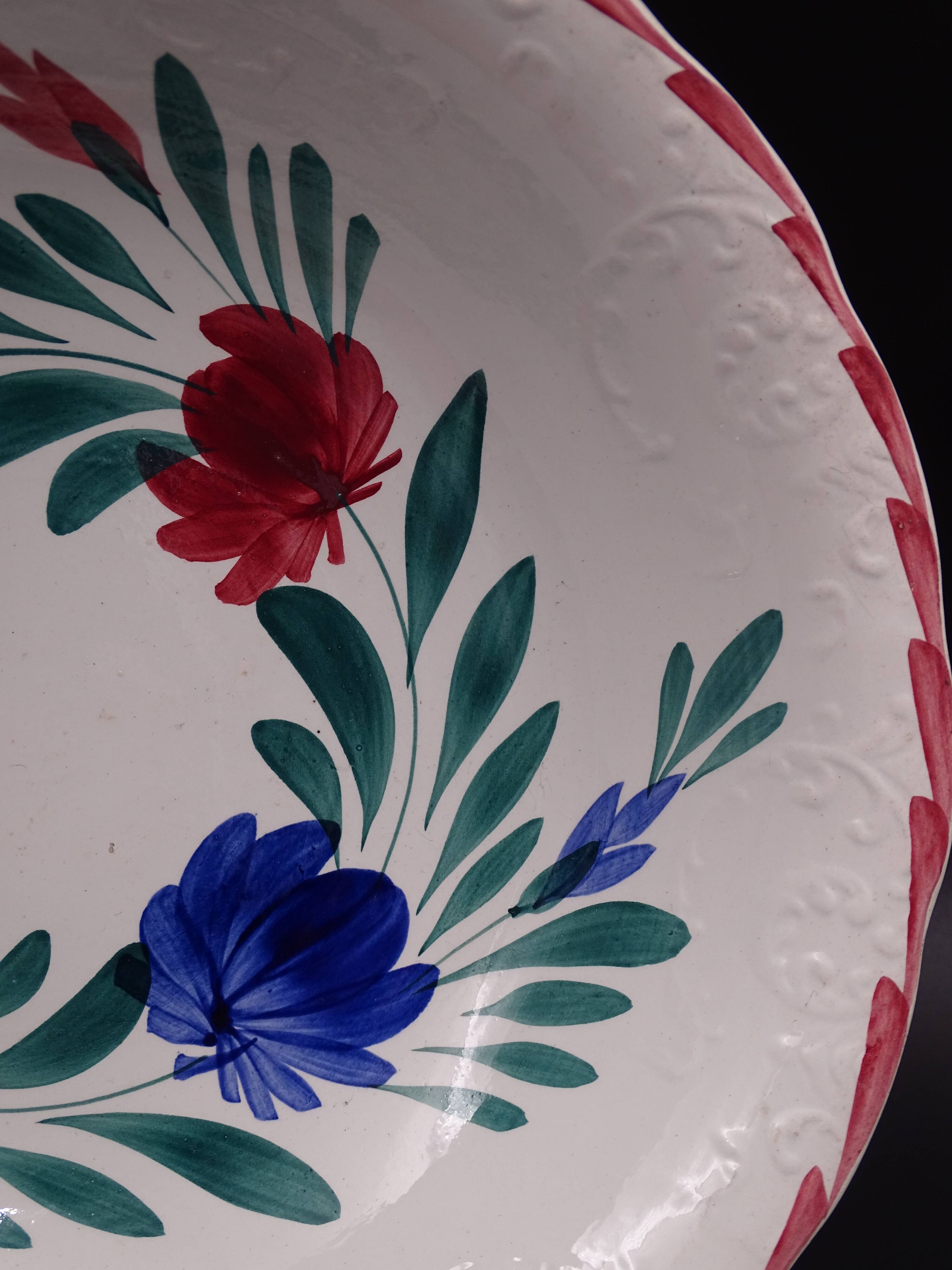 Large earthenware bowl of Moulin-des-Loups - Floral decoration - Around 1960