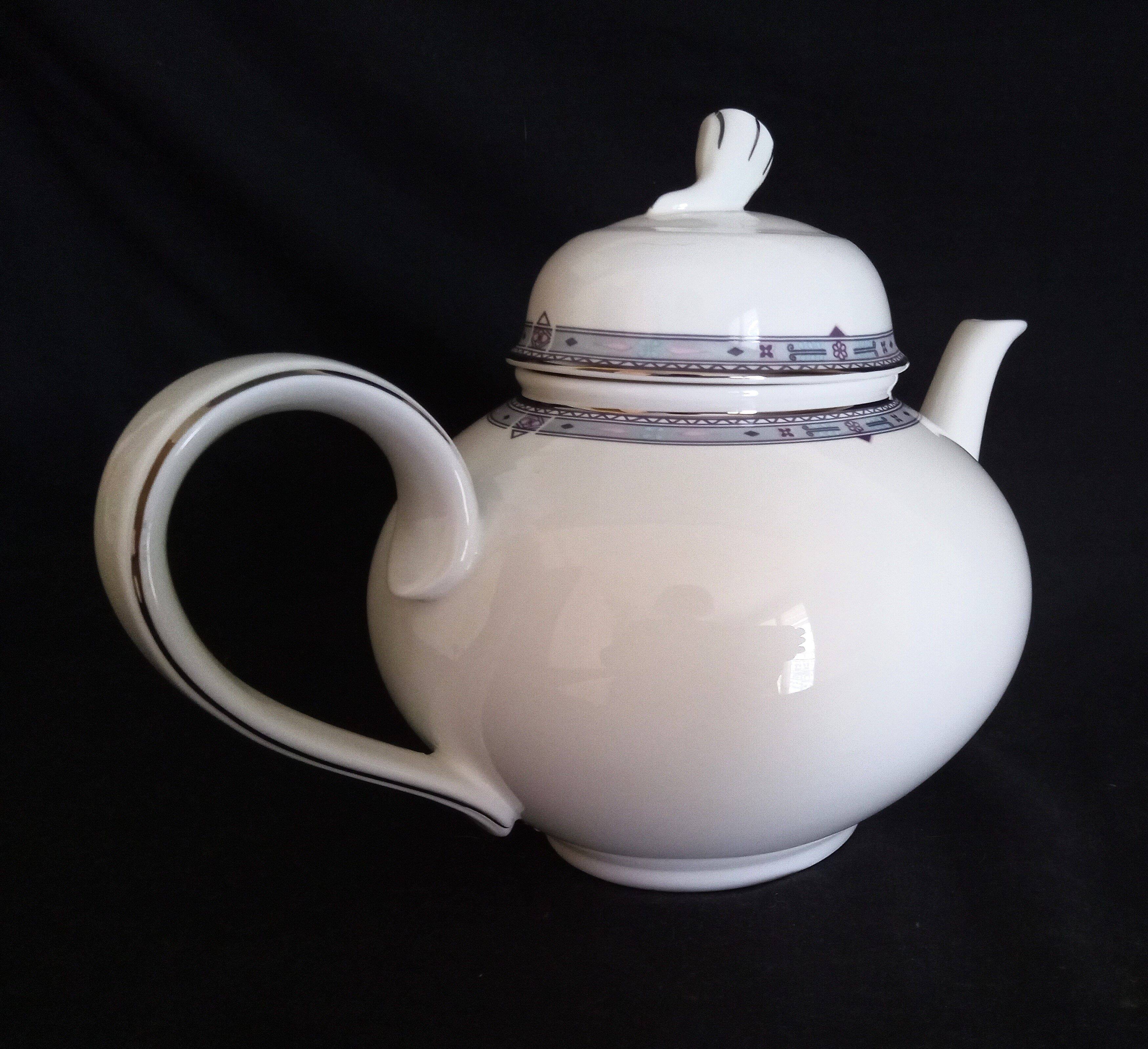 Coffee/tea service for 12 people in fine English porcelain, MAYA pattern