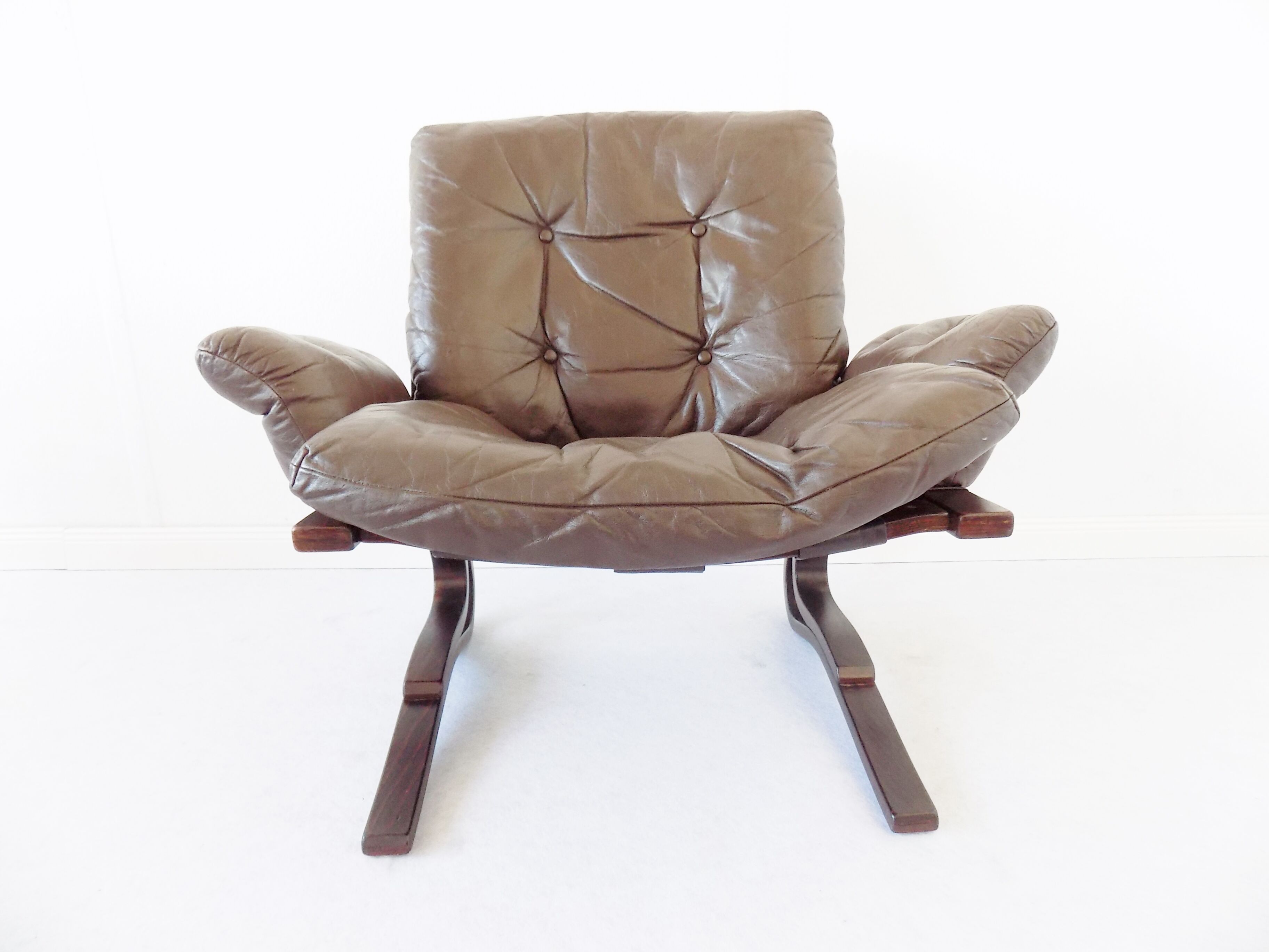 Kengu armchair by designers Elsa and Nordahl Solheim for Rykken 1960