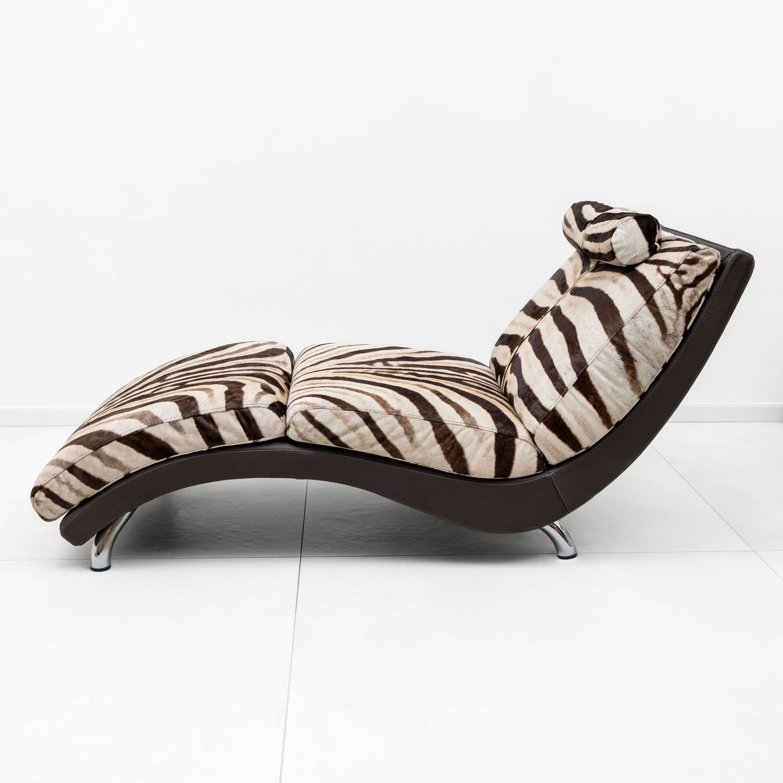 Italian Chaise Longue Cowhide with Zebra Pattern, 1980s