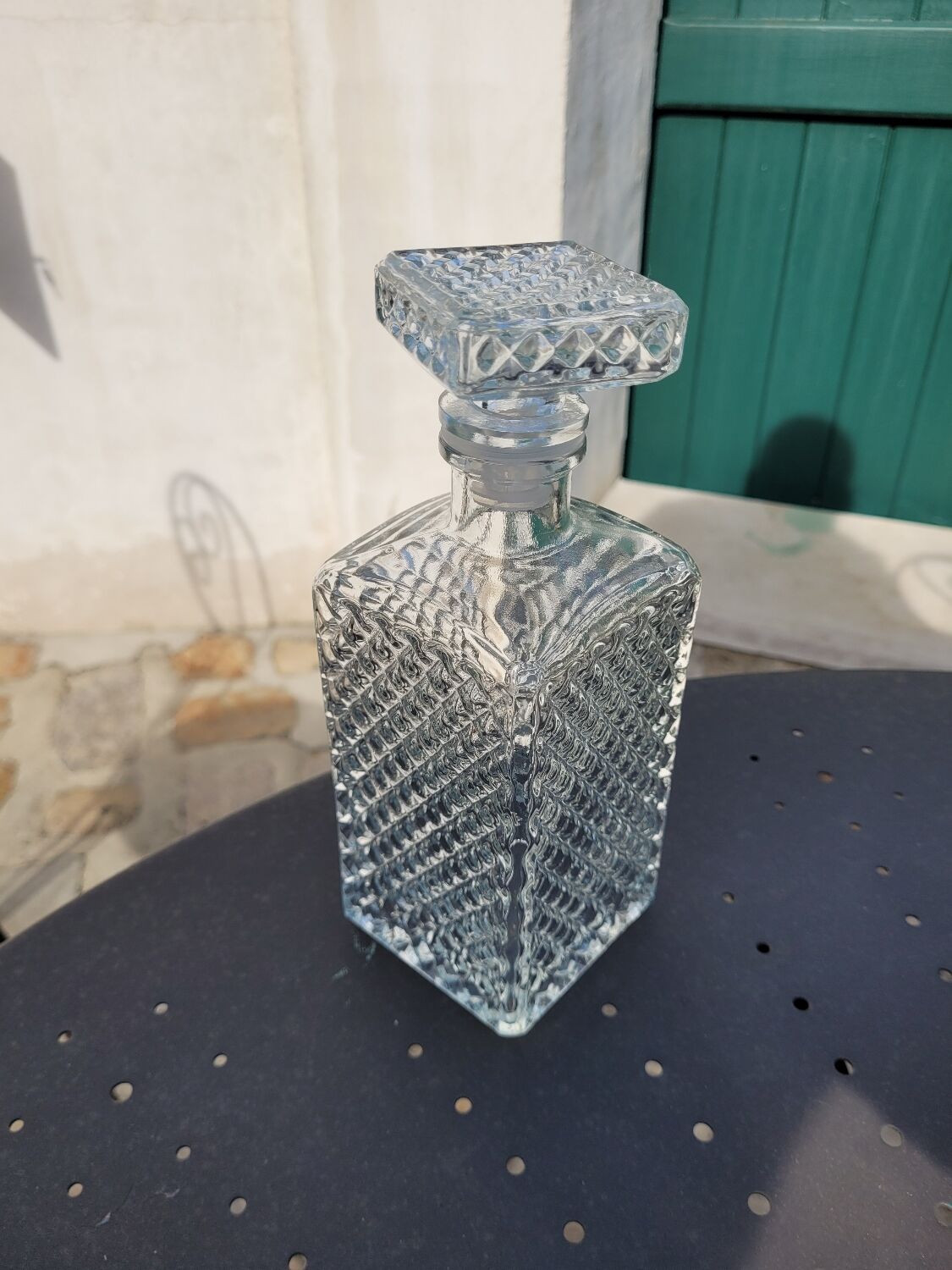 Glass whiskey decanter