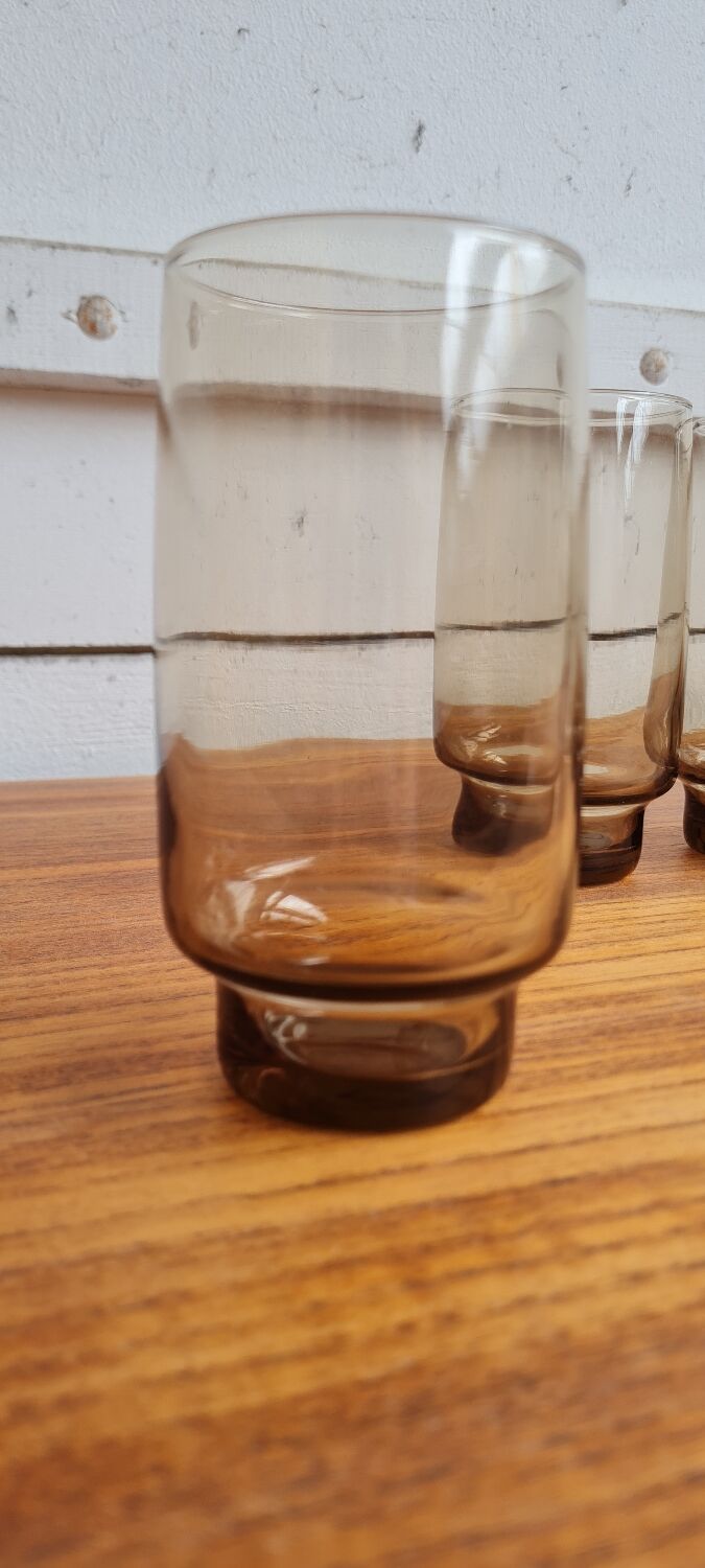 Set of 6 glasses with smoked water