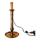 Lampe de table en laiton réalisée sur un bougeoir ou bougeoir ancien du 19ème siècle