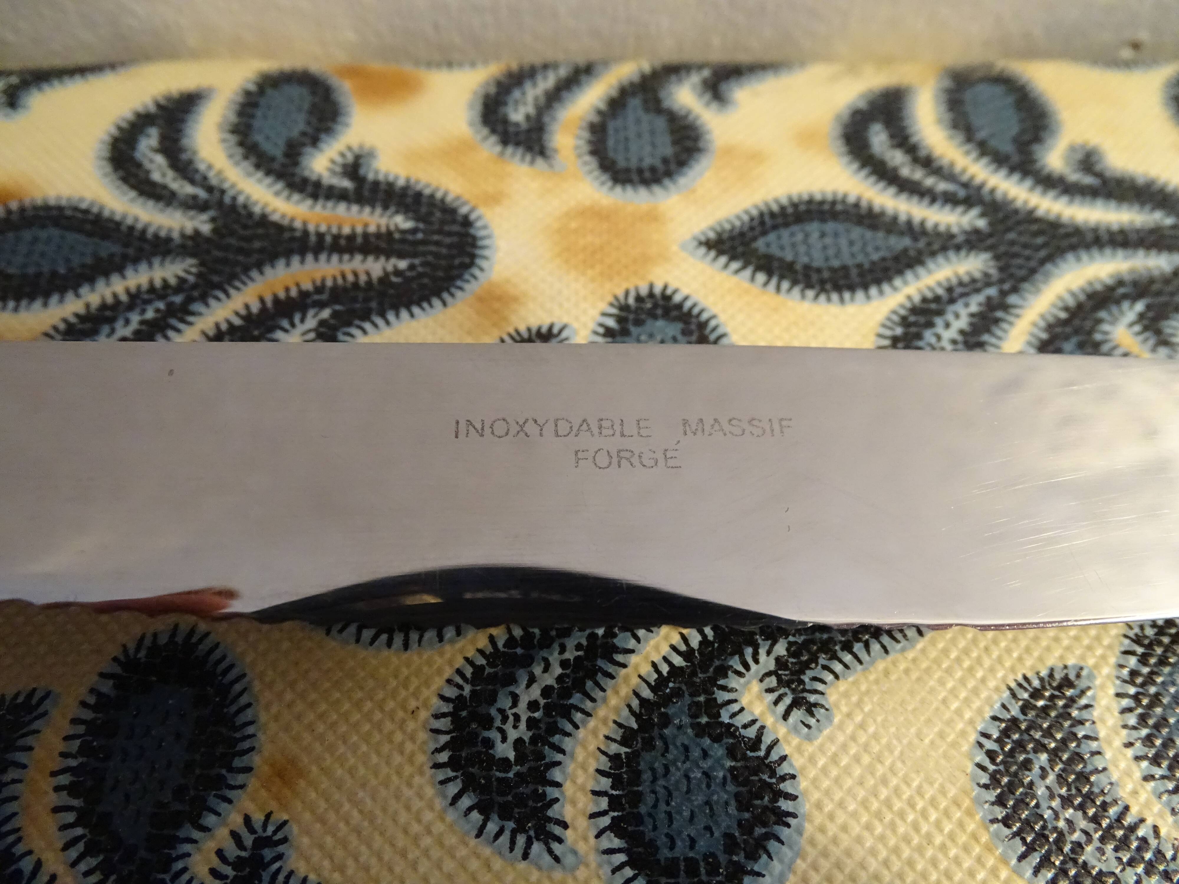 12 couteaux  forgés inox massif  vintage en écrin