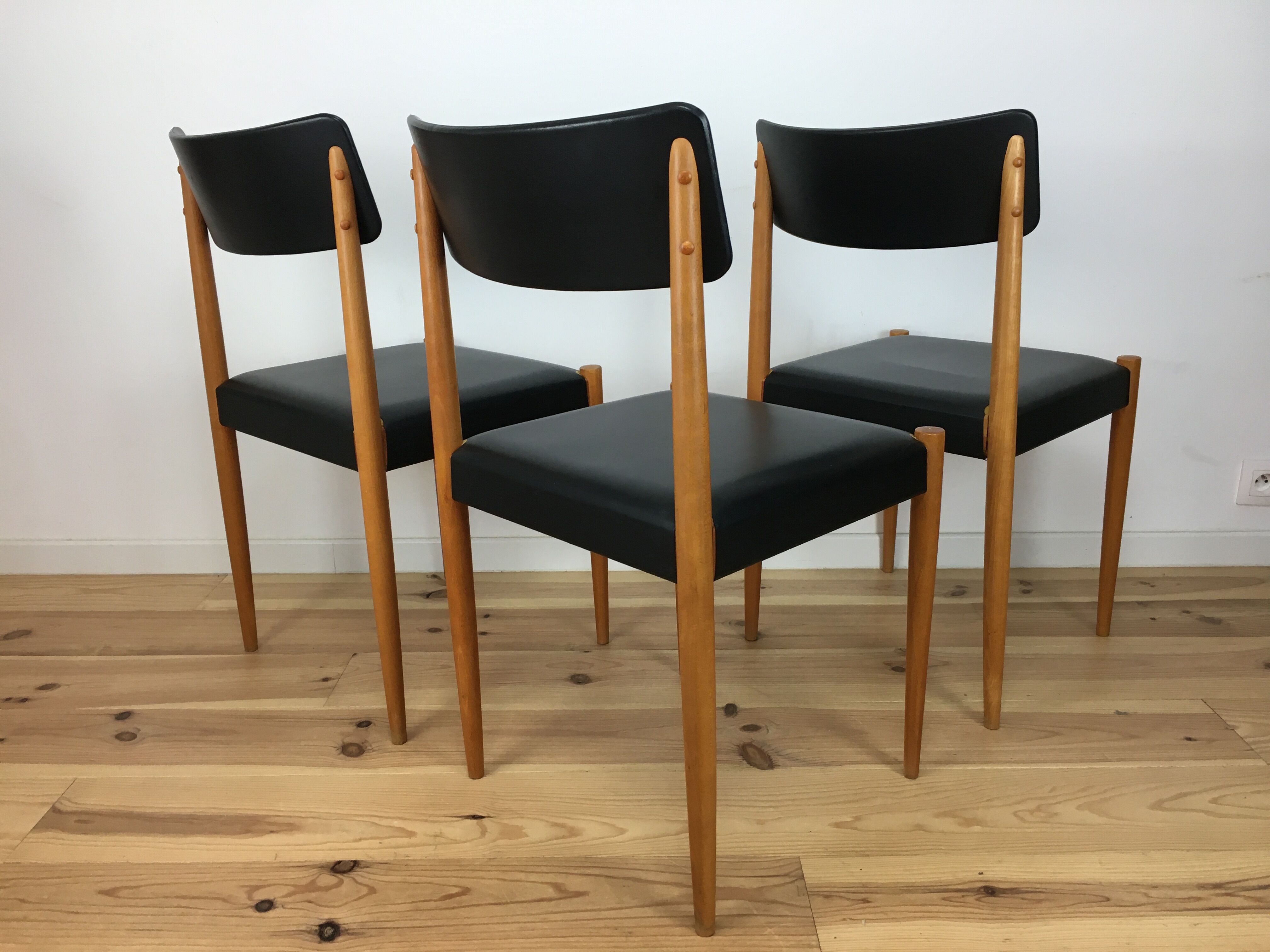 Set de 3 chaises Baumann années 60 hêtre et simili cuir
