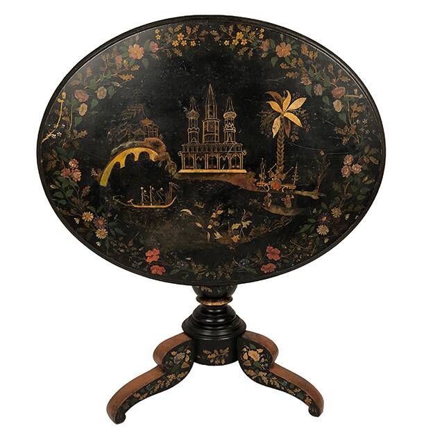 Large tilting pedestal table, black lacquered wood with a lively oriental landscape decoration.